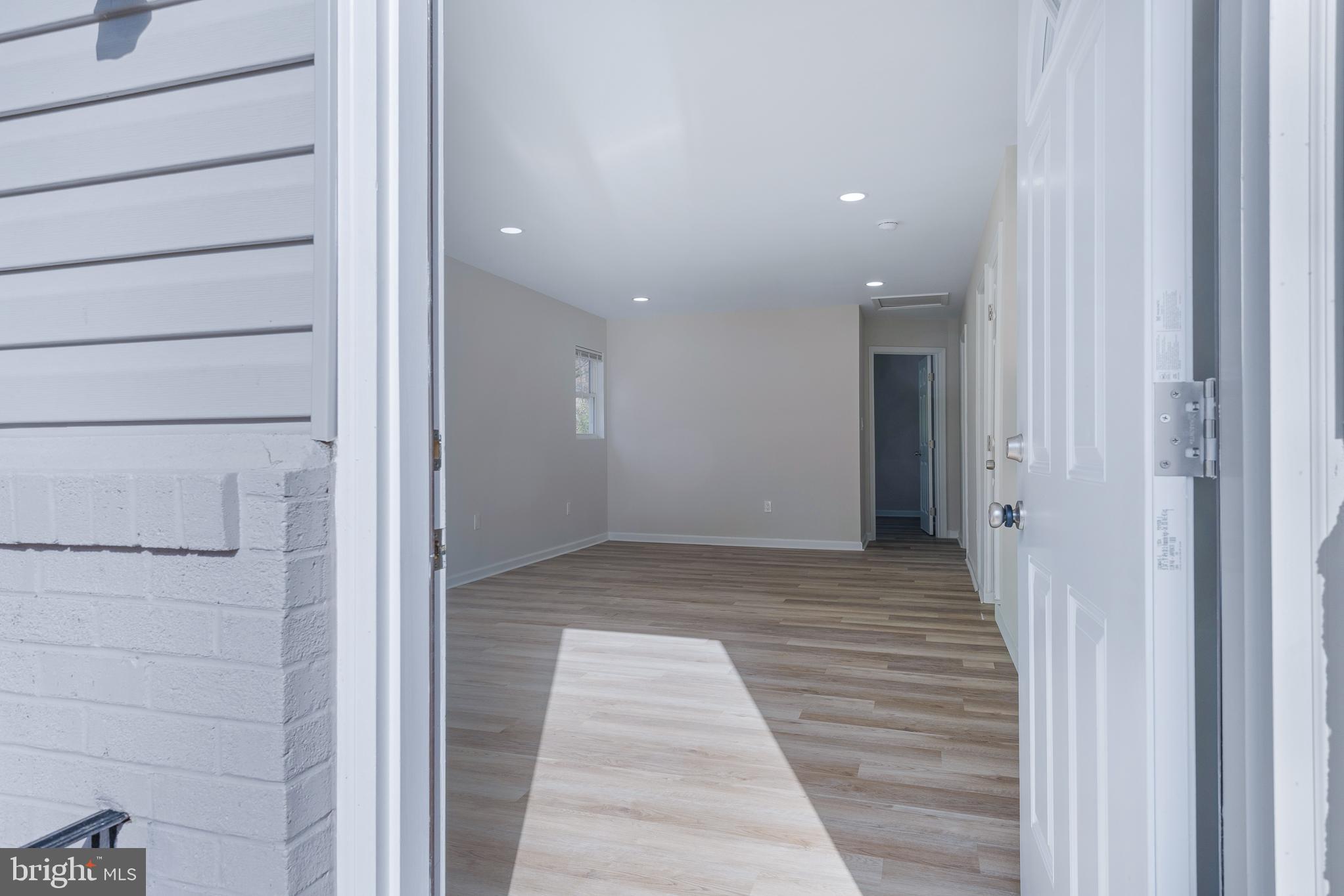 COLUMBIA HIGHLANDS - Residential