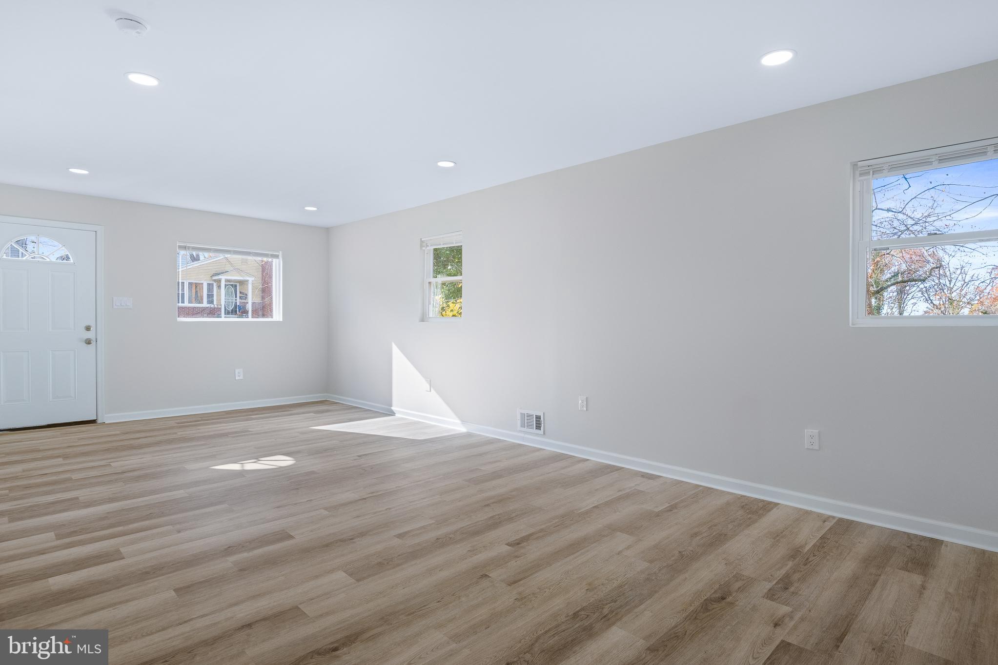 COLUMBIA HIGHLANDS - Residential