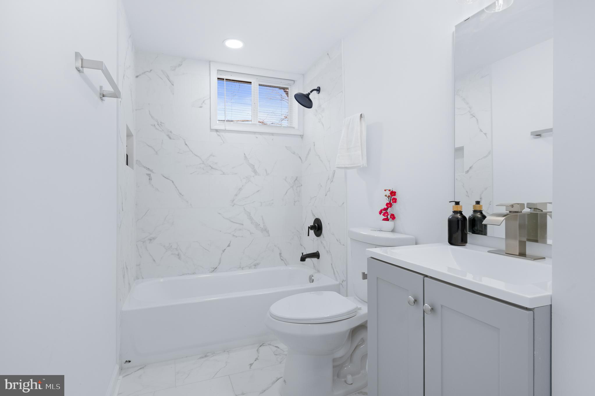 COLUMBIA HIGHLANDS - Residential