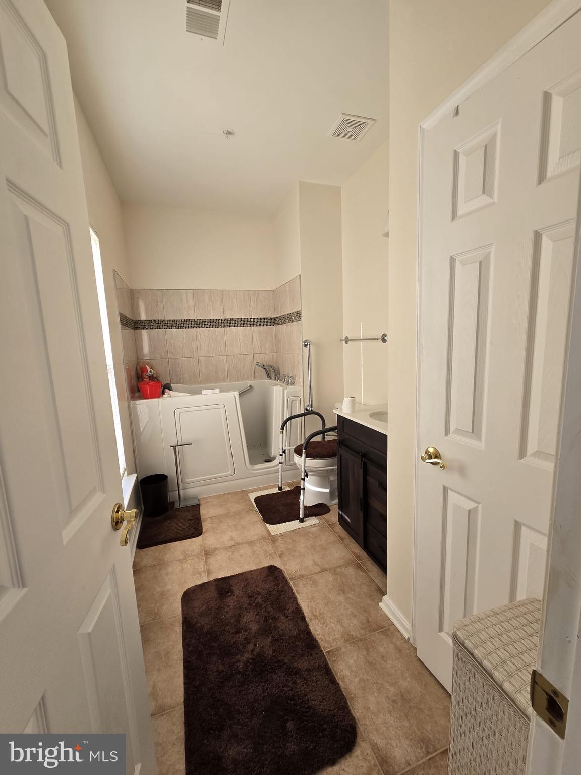 INDIAN RIDGE-PLAT FIVE> - Residential