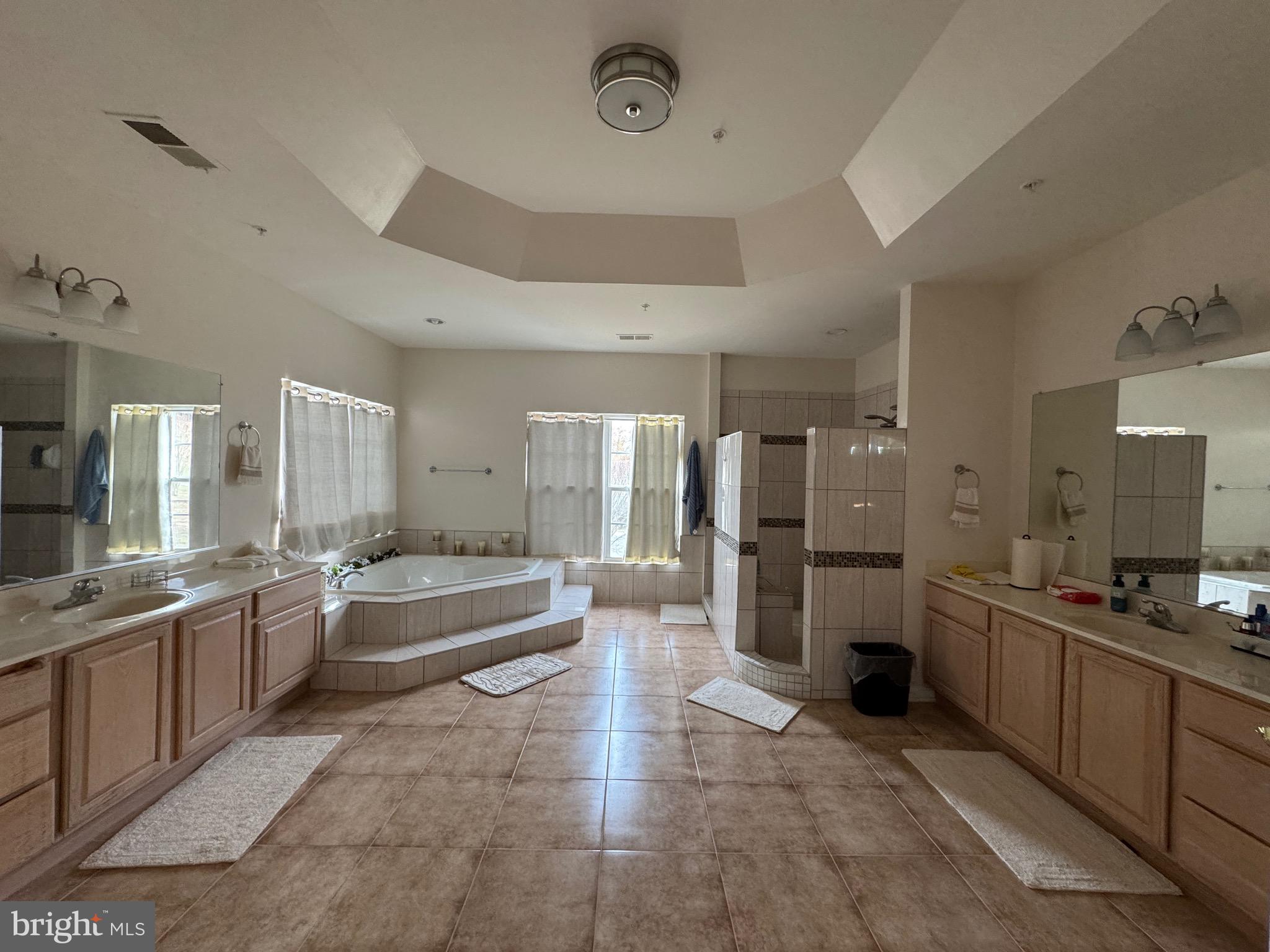 INDIAN RIDGE-PLAT FIVE> - Residential