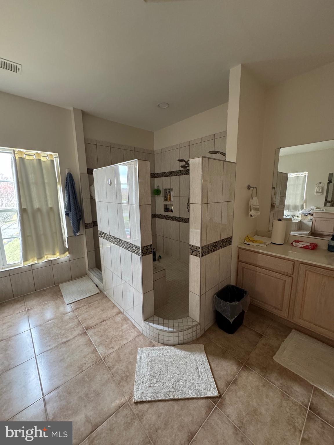 INDIAN RIDGE-PLAT FIVE> - Residential