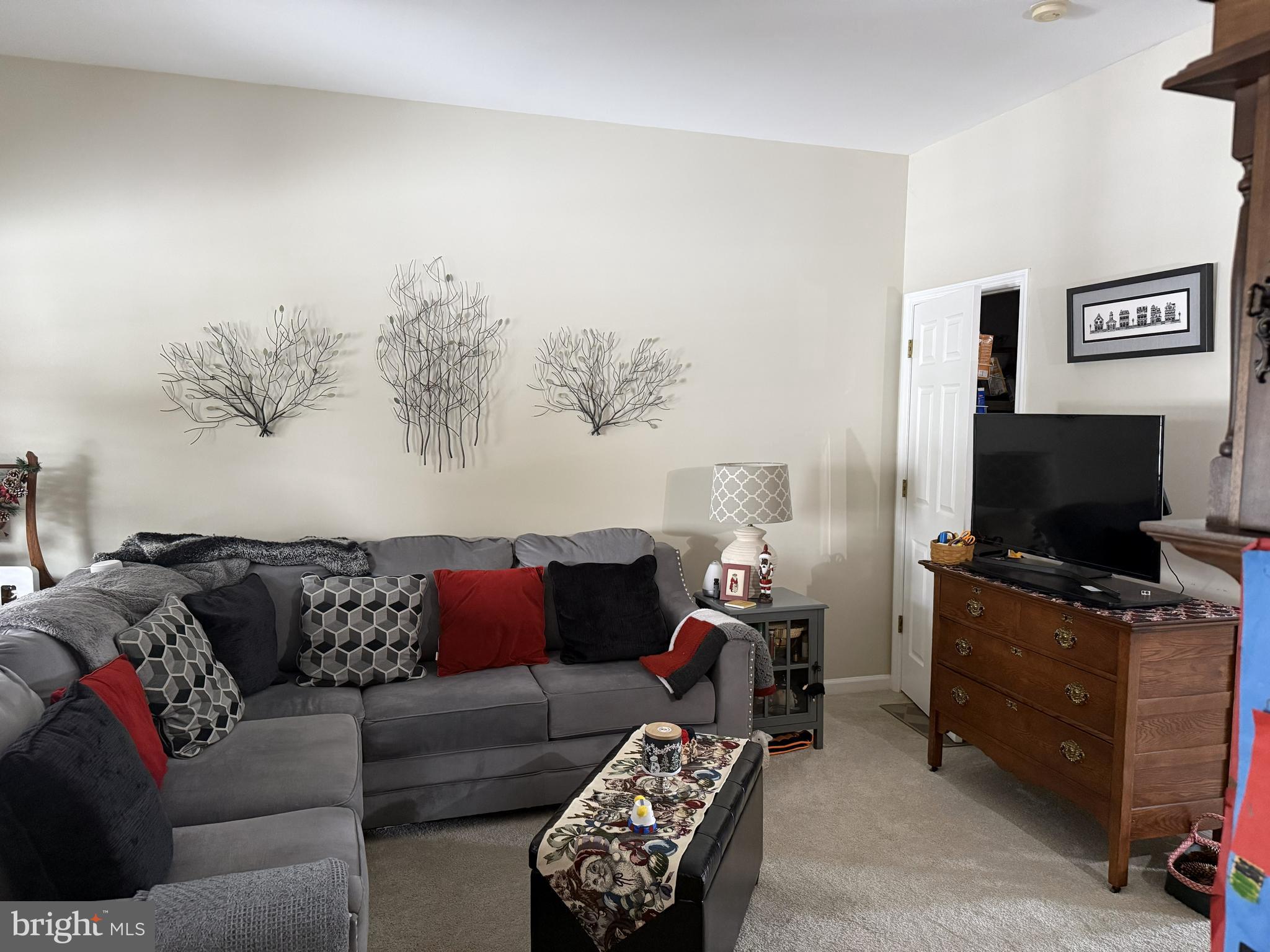 THOMAS GARDENS - Residential