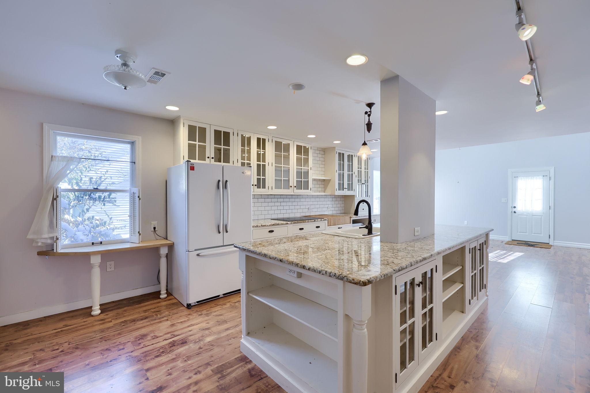 STAFFORDSHIRE - Residential