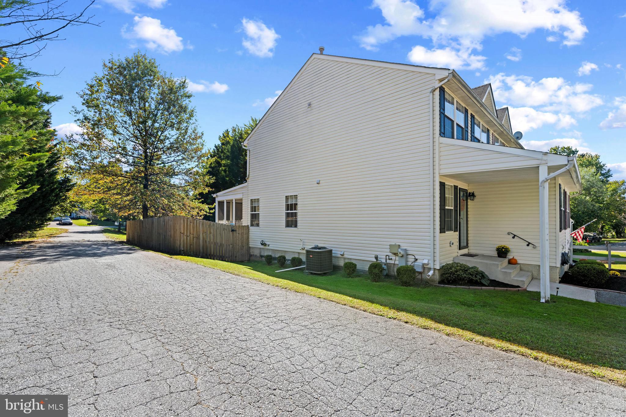 1433 CLARIDGE AVENUE