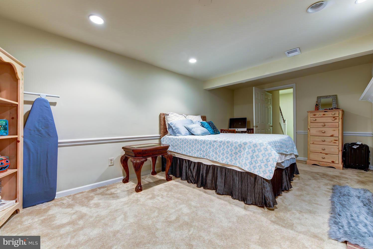 VIRGINIA VILLAGE - Residential