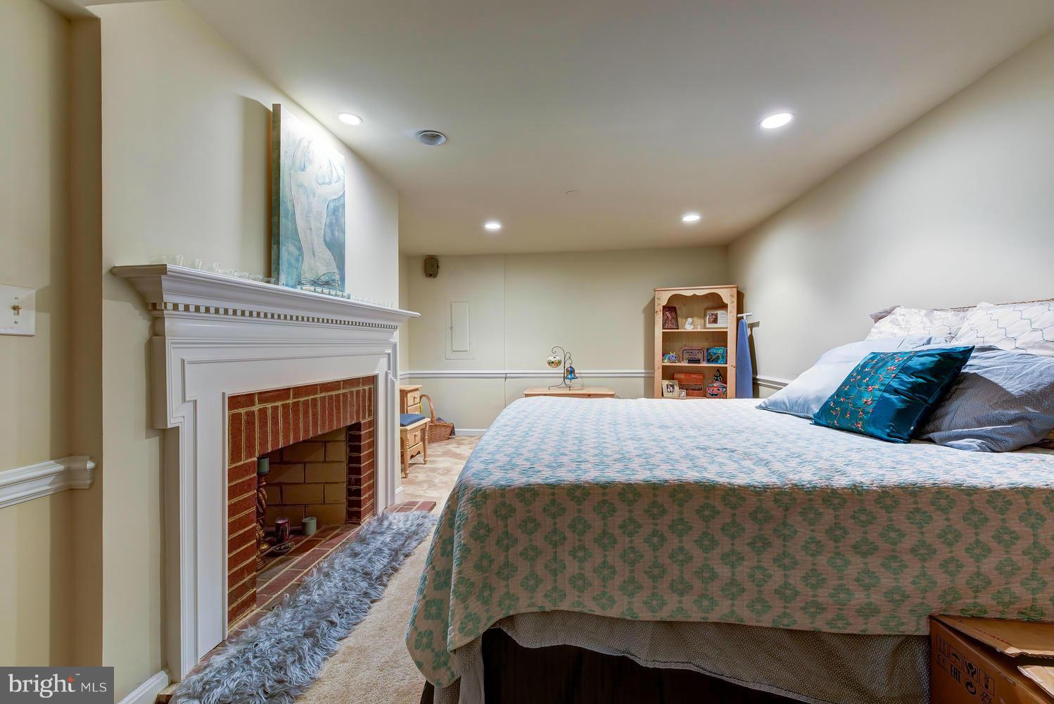 VIRGINIA VILLAGE - Residential