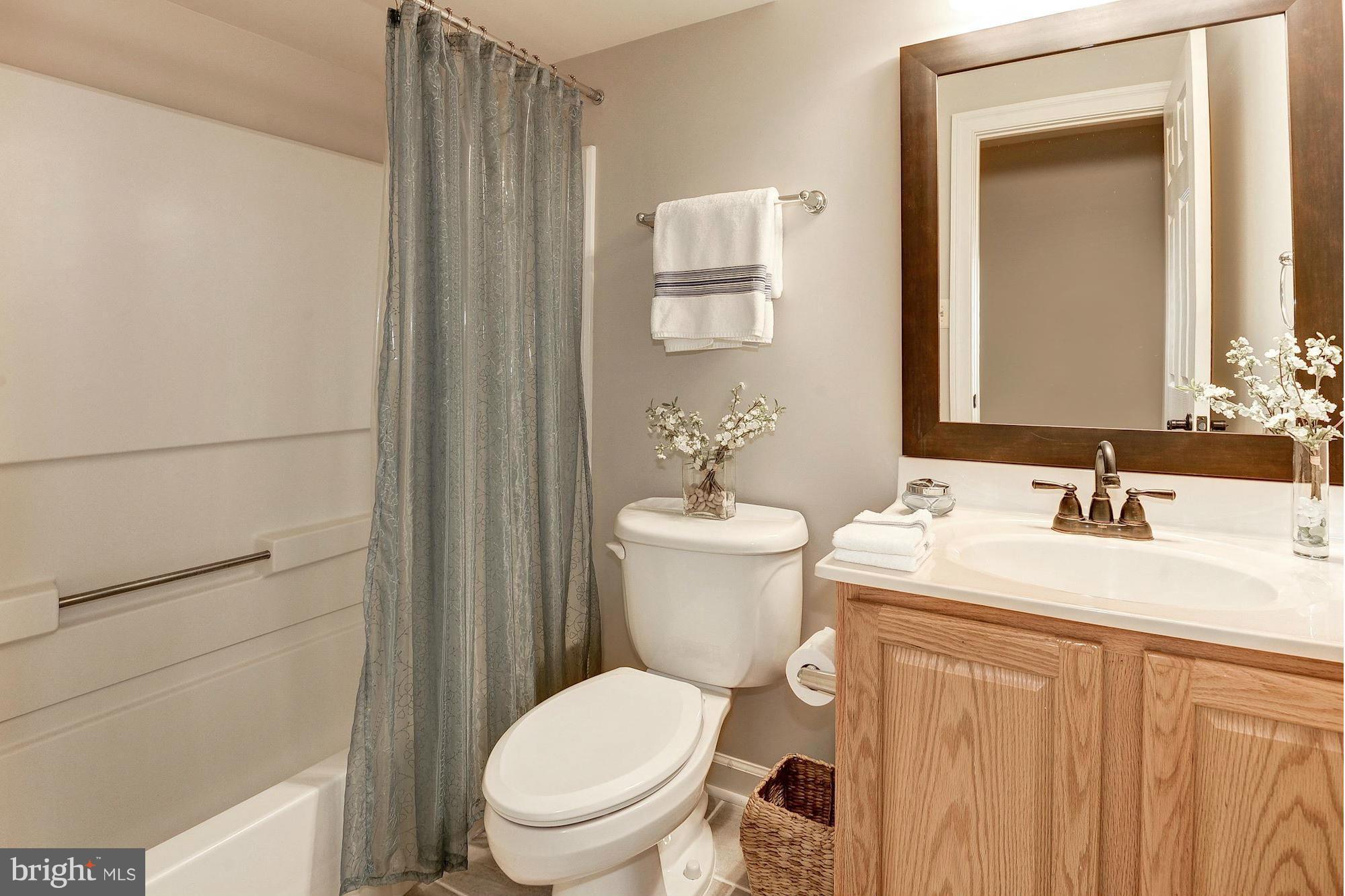 POTOMAC LAKES - Residential