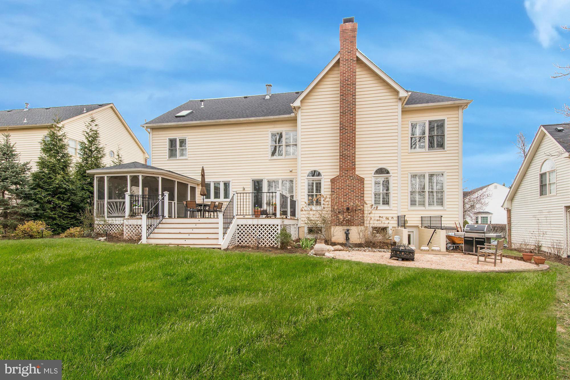 POTOMAC LAKES - Residential