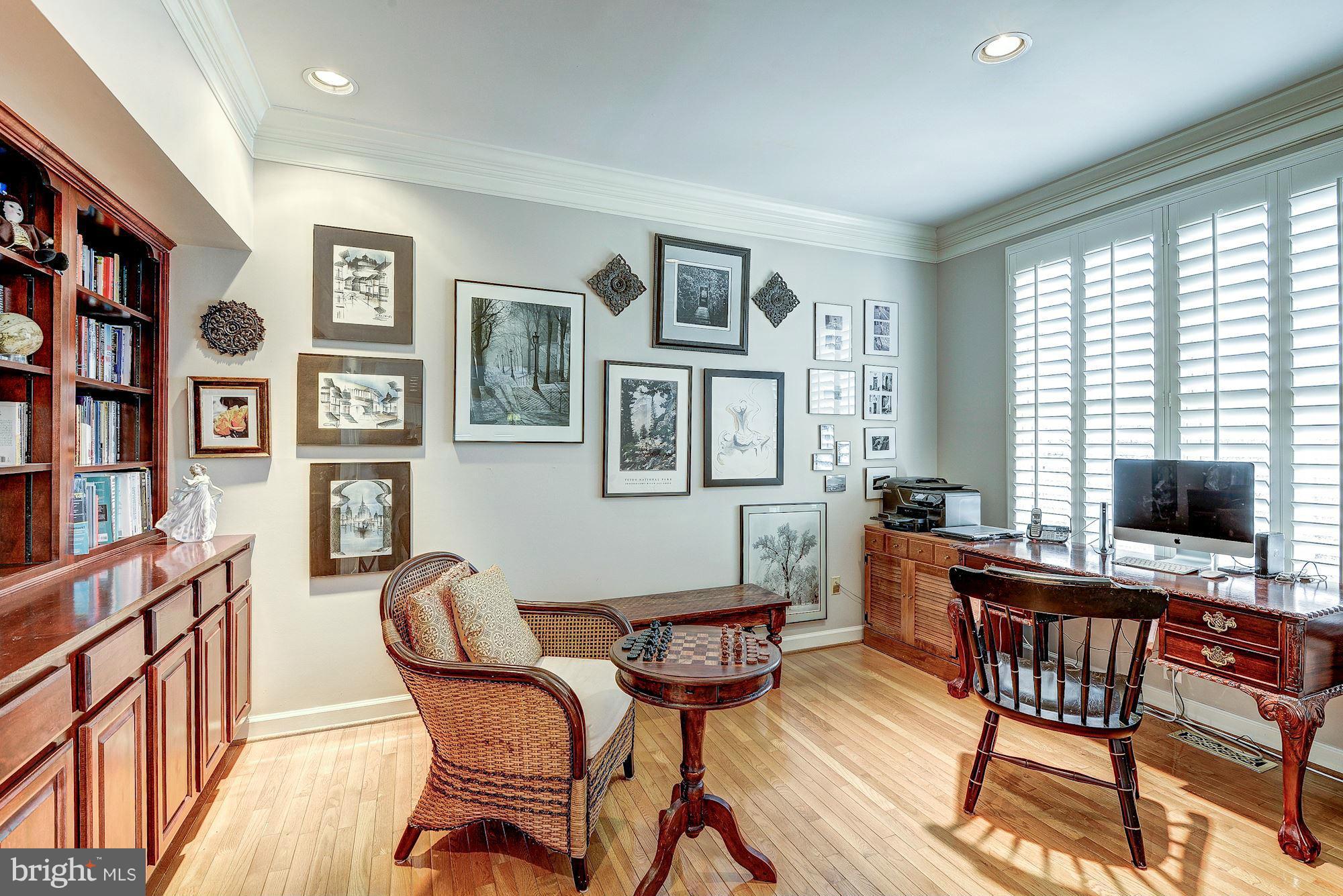 POTOMAC LAKES - Residential