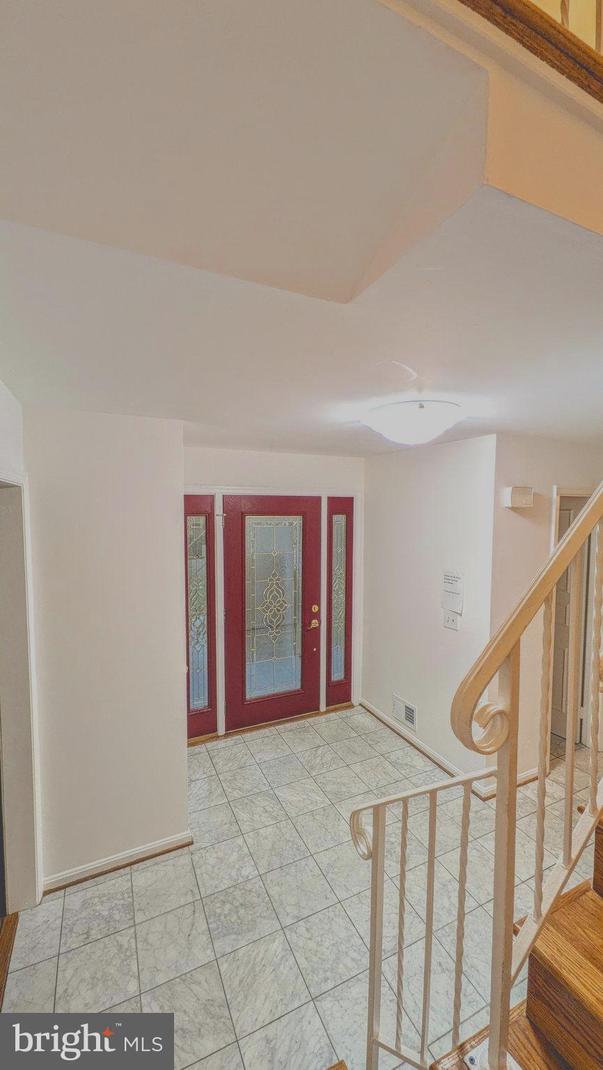 8835 TUCKERMAN LANE