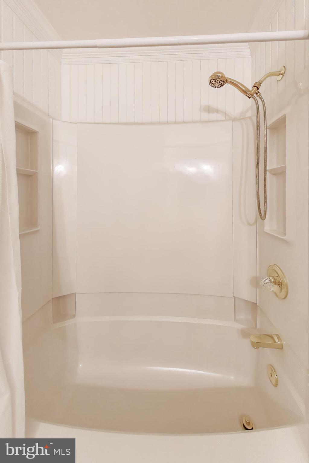 CHARLENE - Residential