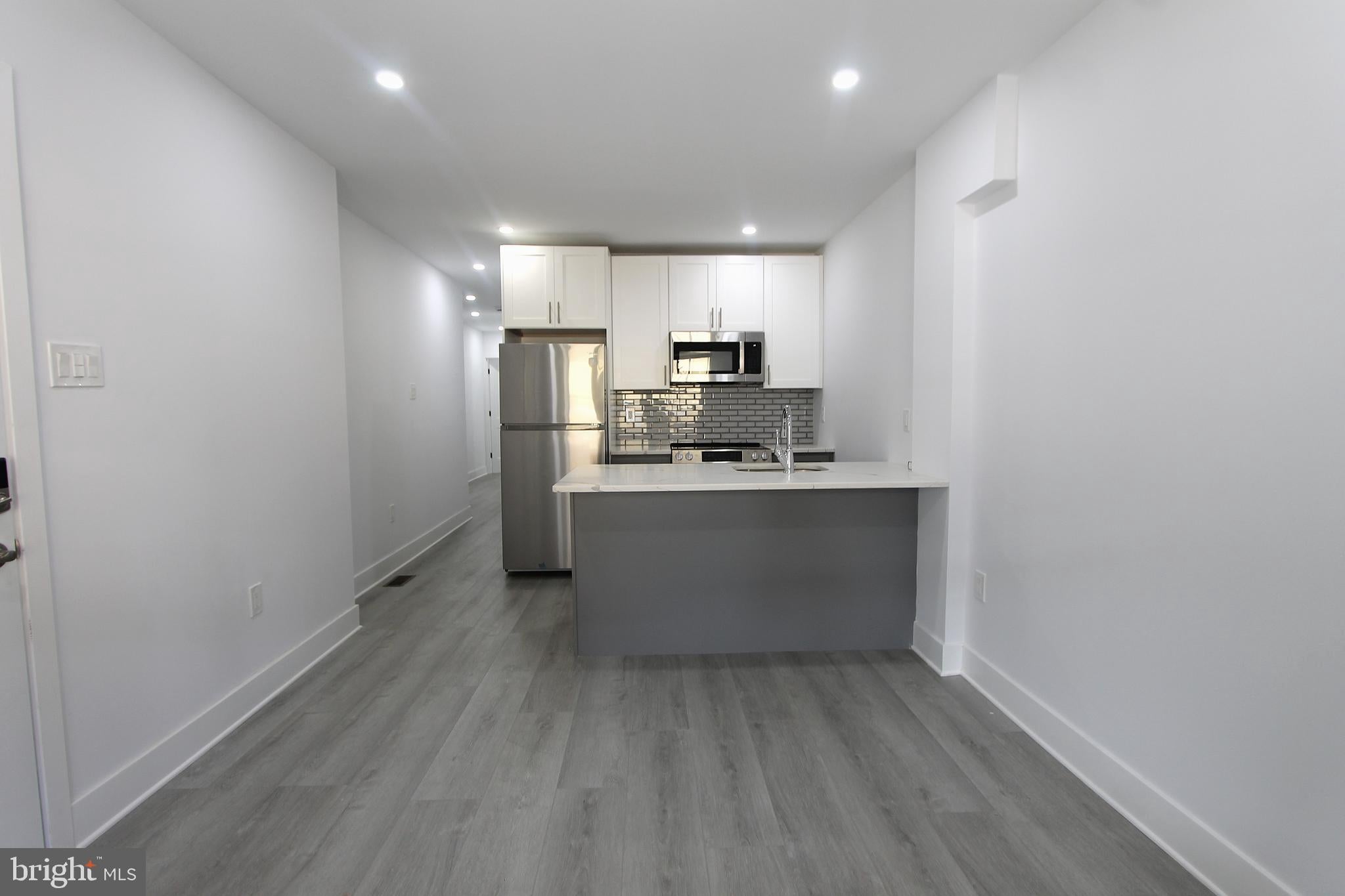103 E COULTER STREET 1ST FLOOR