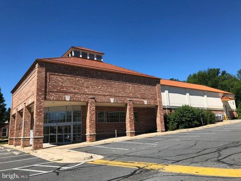 215 MAPLE AVENUE W VIENNA VA 22180