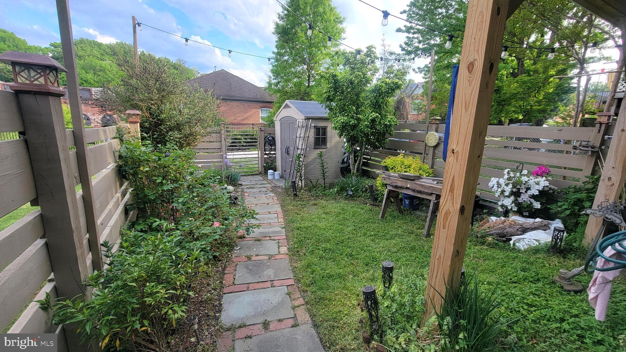 WOODBERRY - Residential Lease