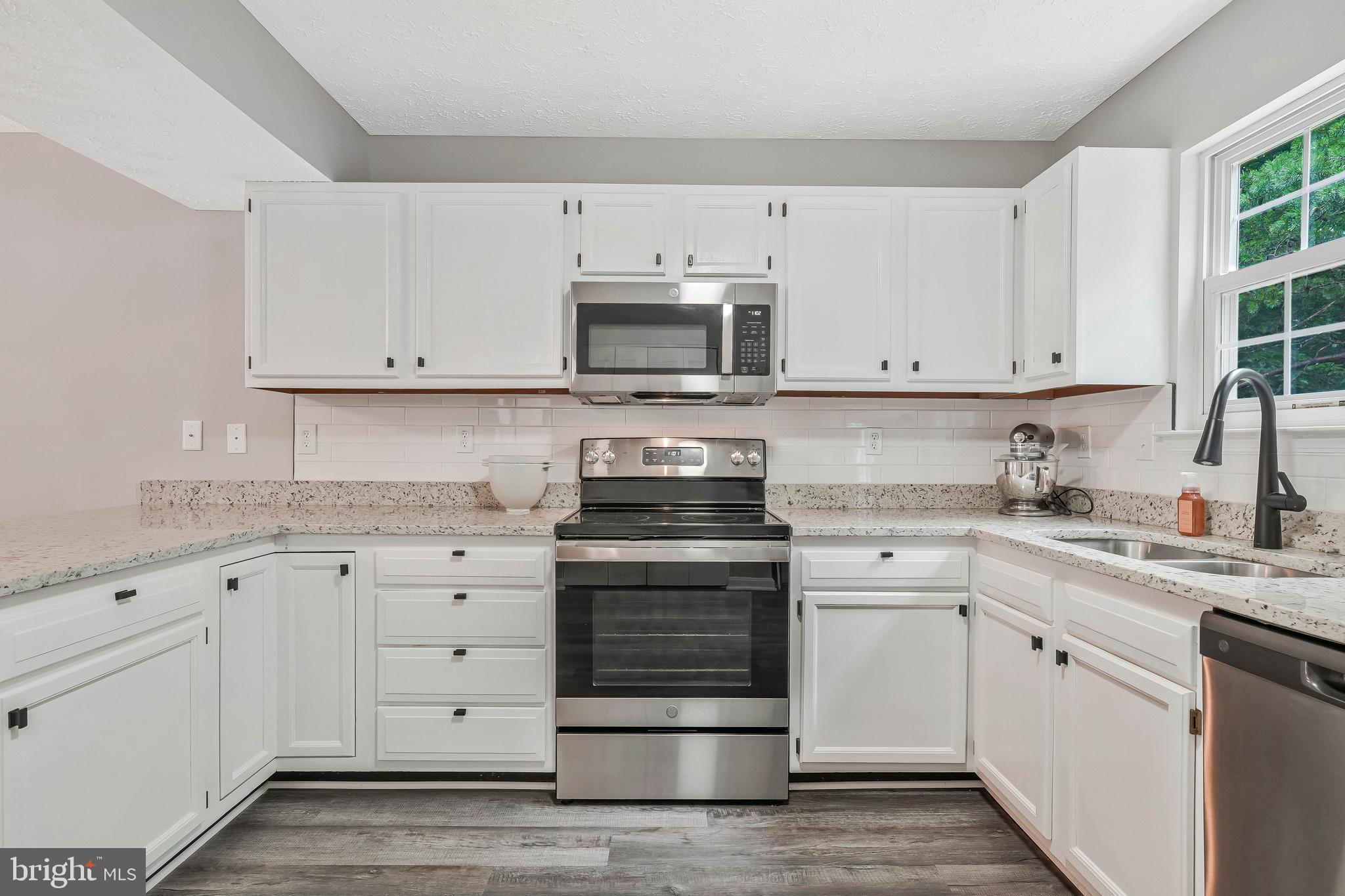 ST CHARLES SUB - HAMPSHIRE - Residential