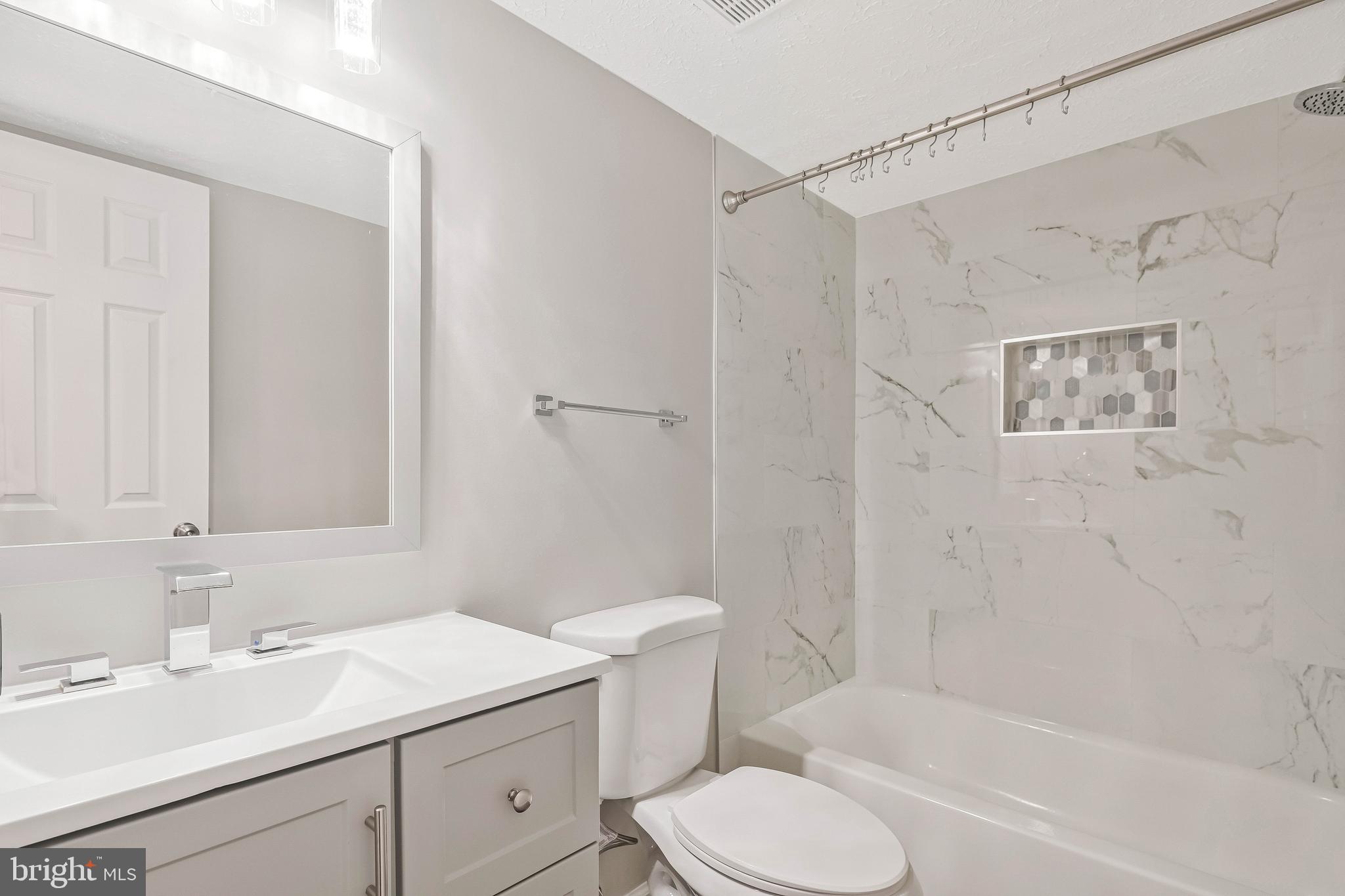 ST CHARLES SUB - HAMPSHIRE - Residential