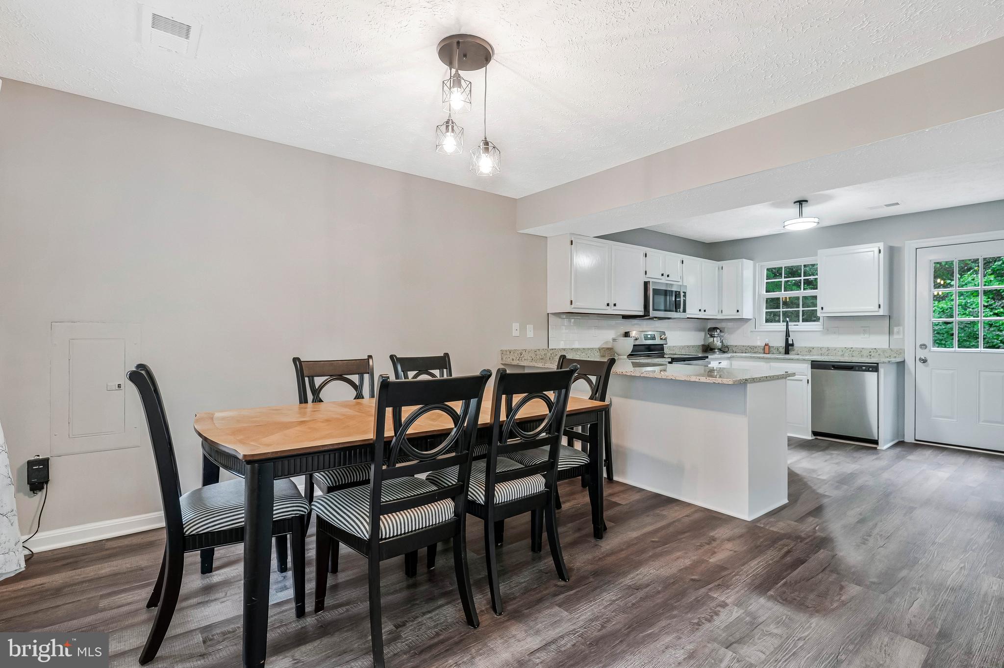 ST CHARLES SUB - HAMPSHIRE - Residential