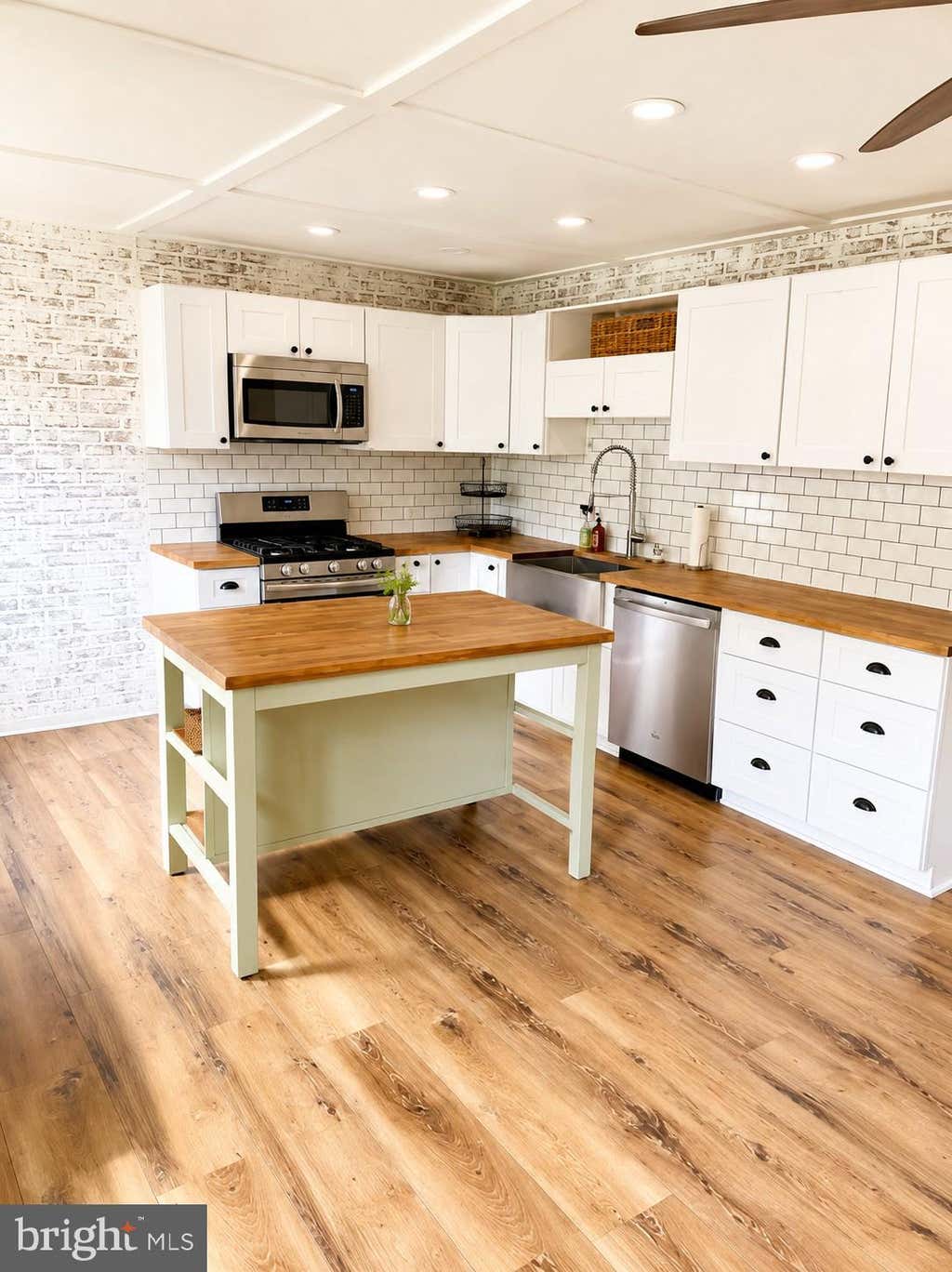 Photo of 3621 Newberry Road, PHILADELPHIA, PA 19154 (MLS # PAPH2647230)