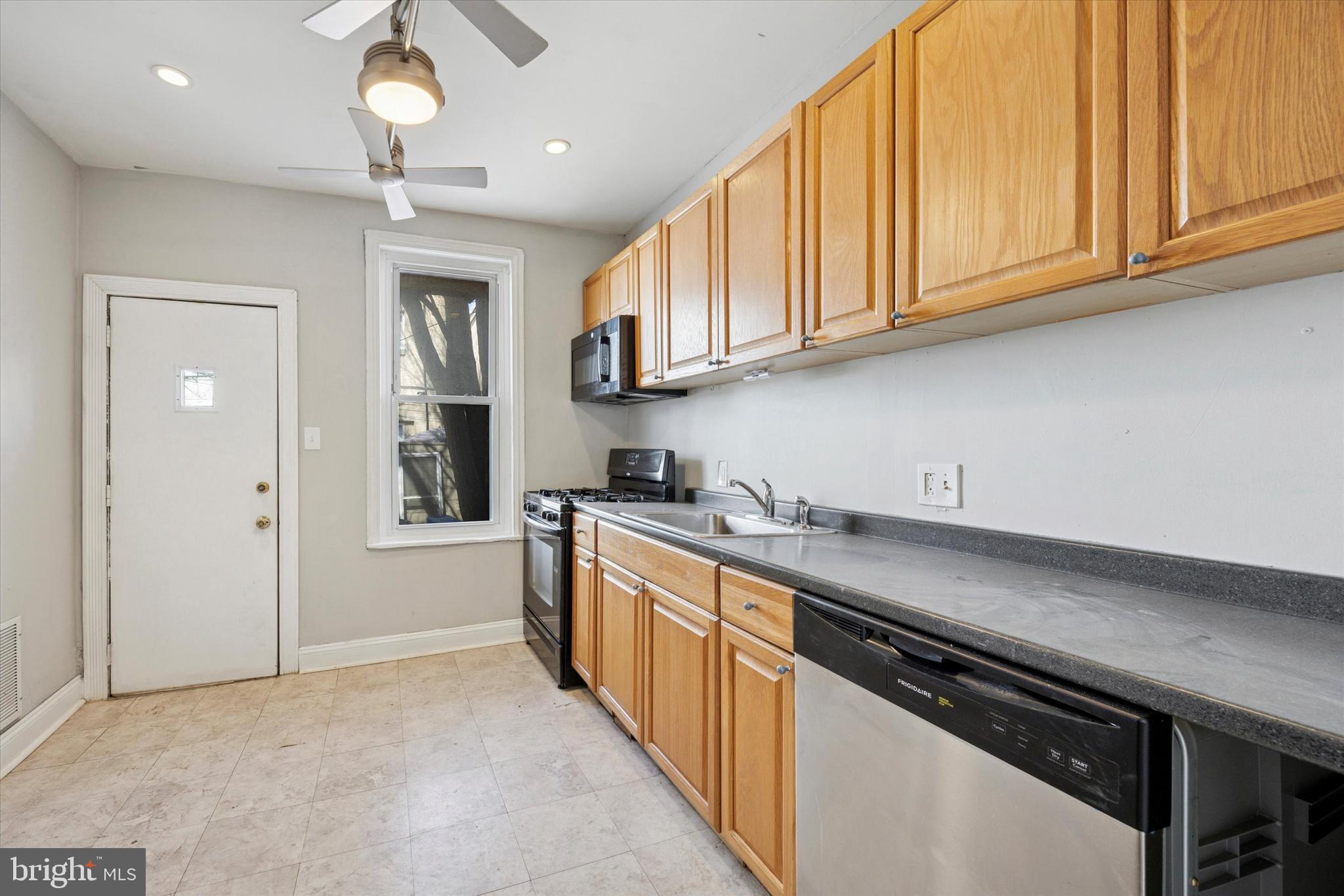 WHITMAN - Residential Lease