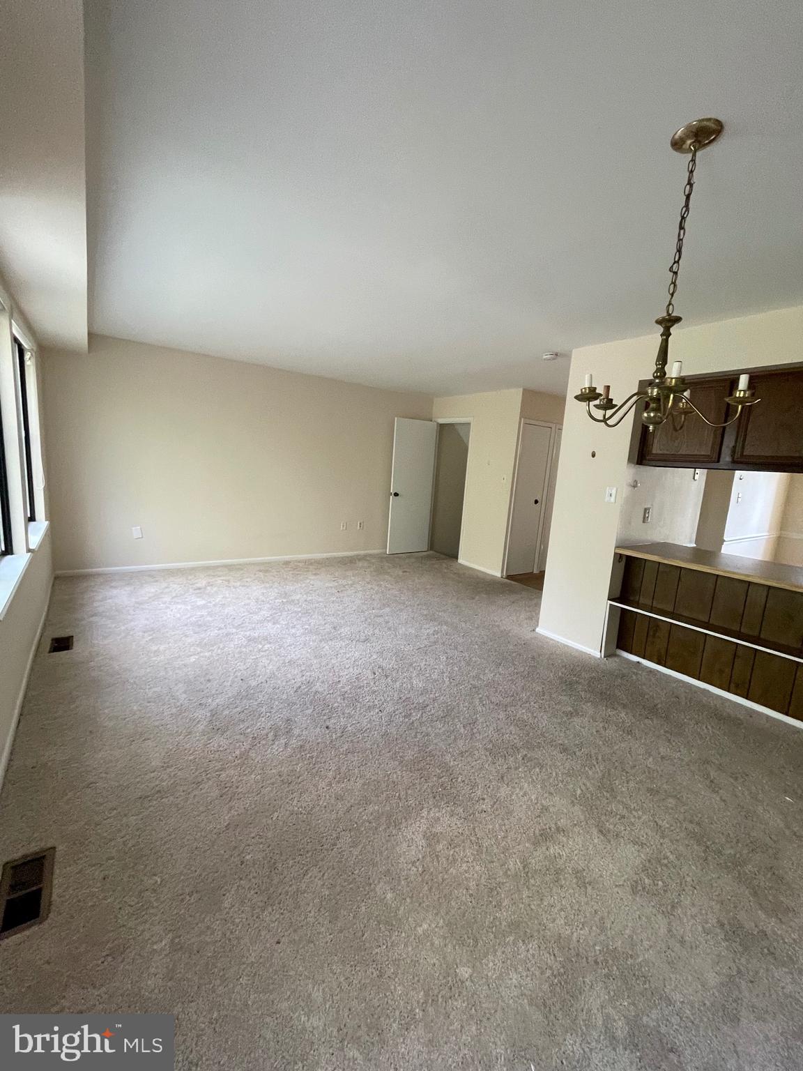 CROMWELL STATION - Residential