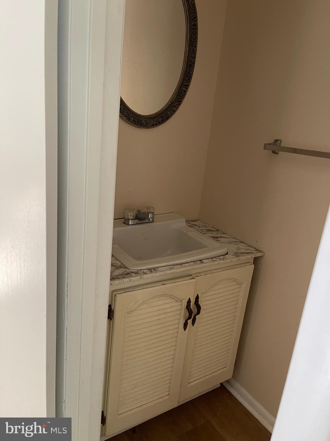 CROMWELL STATION - Residential