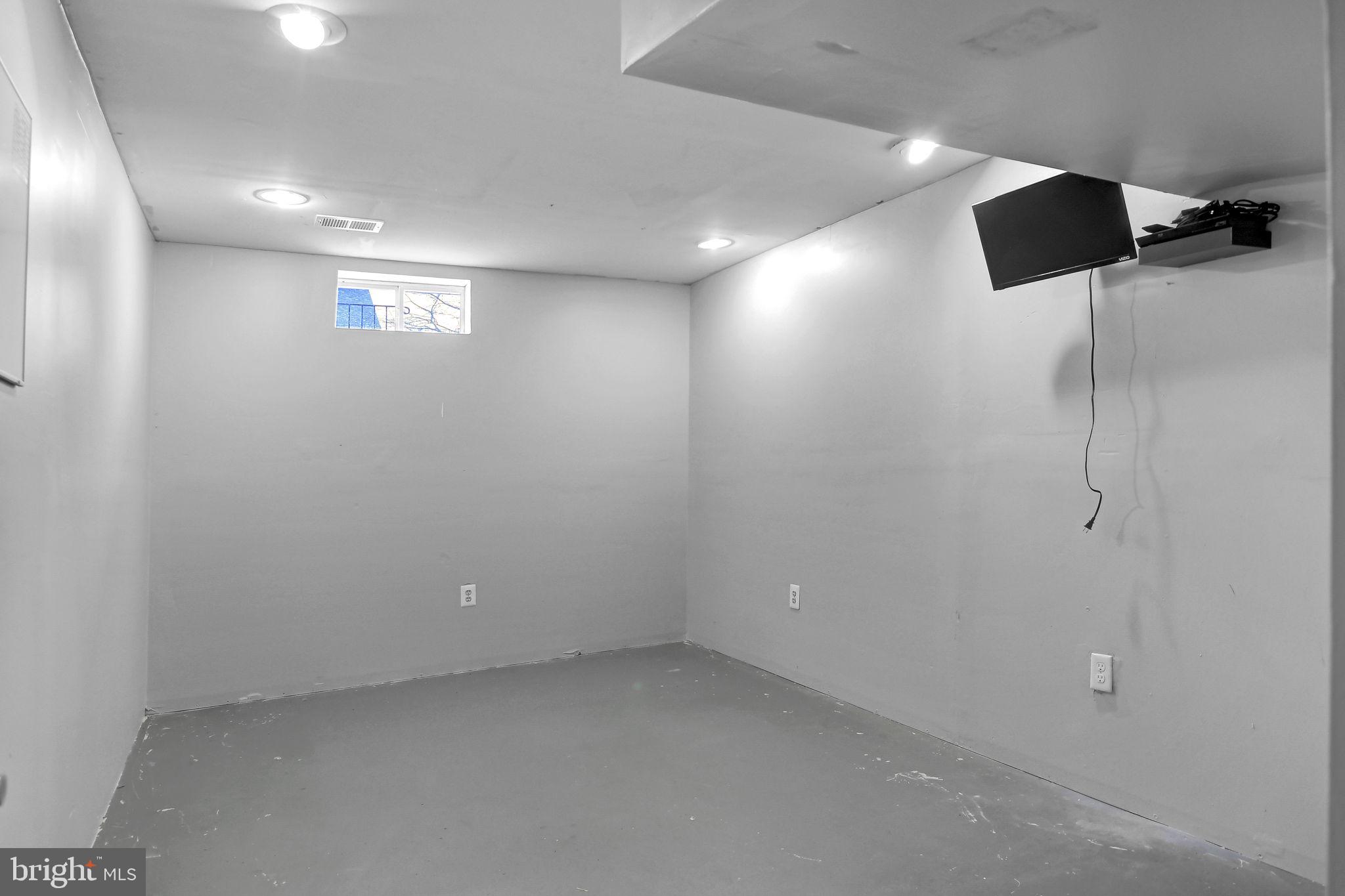 SPRIGGS RUN ESTATES - Residential