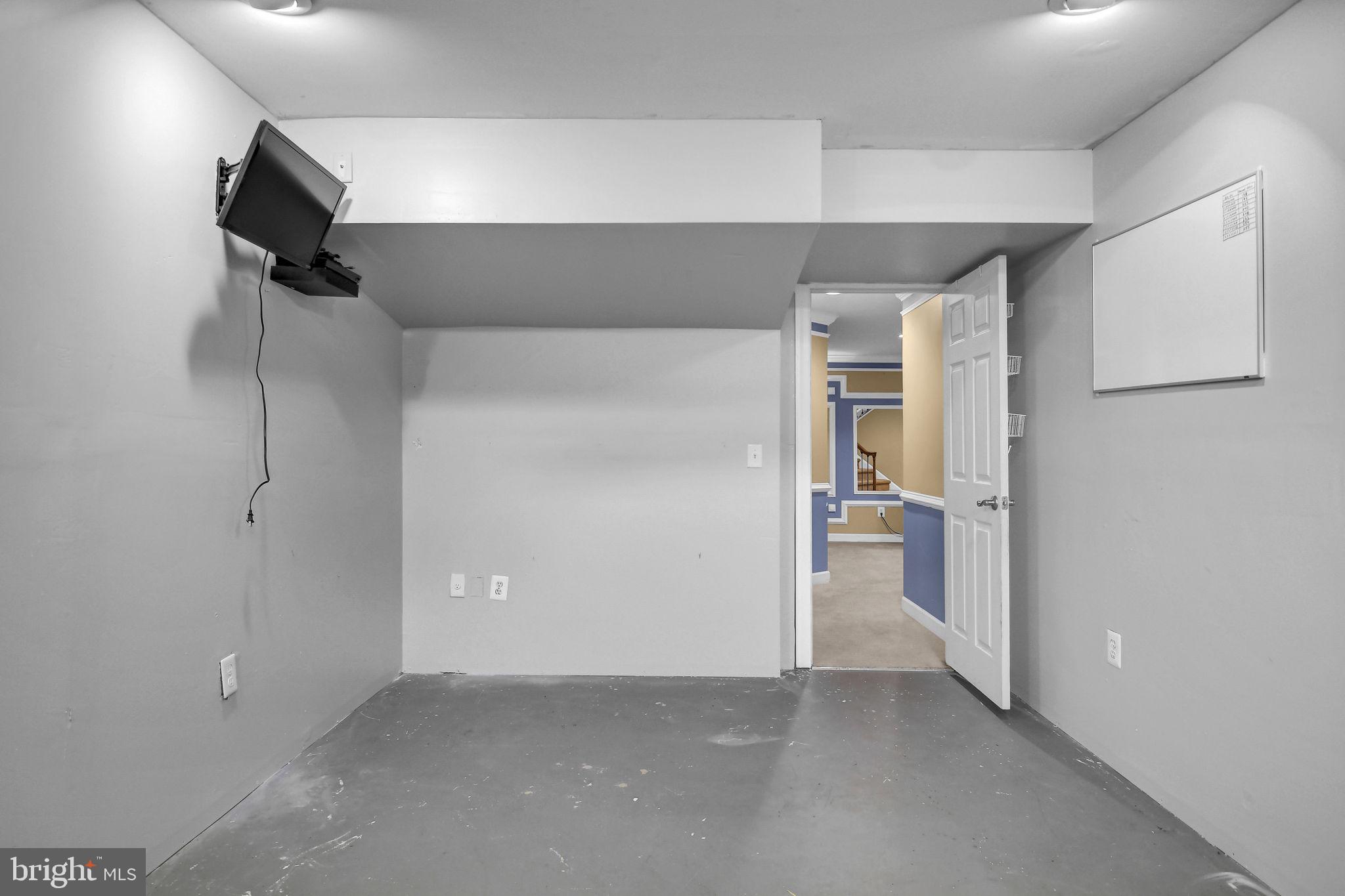 SPRIGGS RUN ESTATES - Residential