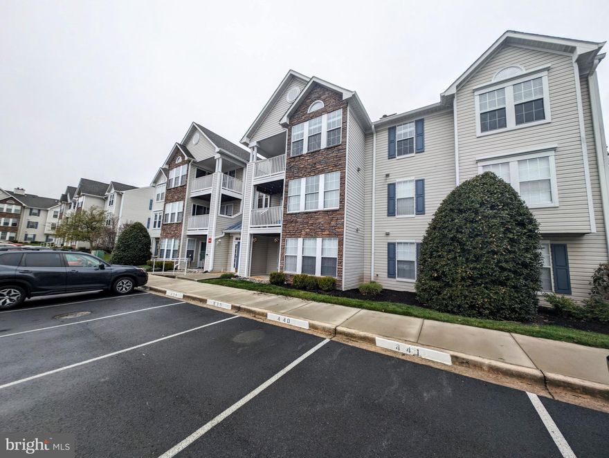 5/2 - Price improvement on this pet-friendly home! Available for immediate move-in, this 2 bedroom, 2 bathroom home has an assigned parking spot plus guest parking, covered balcony, cathedral ceilings, and a spacious, intuitively-designed floor plan. Schedule your tour today!