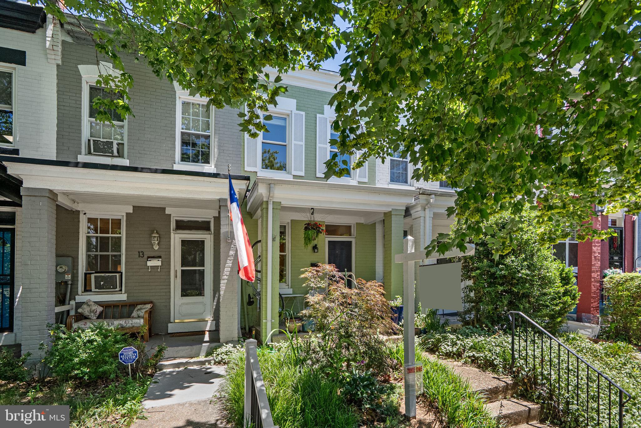 11 16TH STREET NE