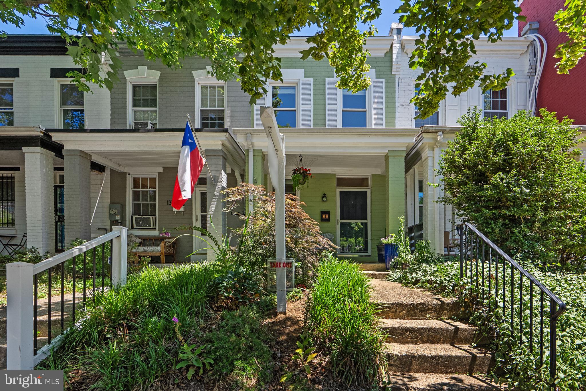 11 16TH STREET NE
