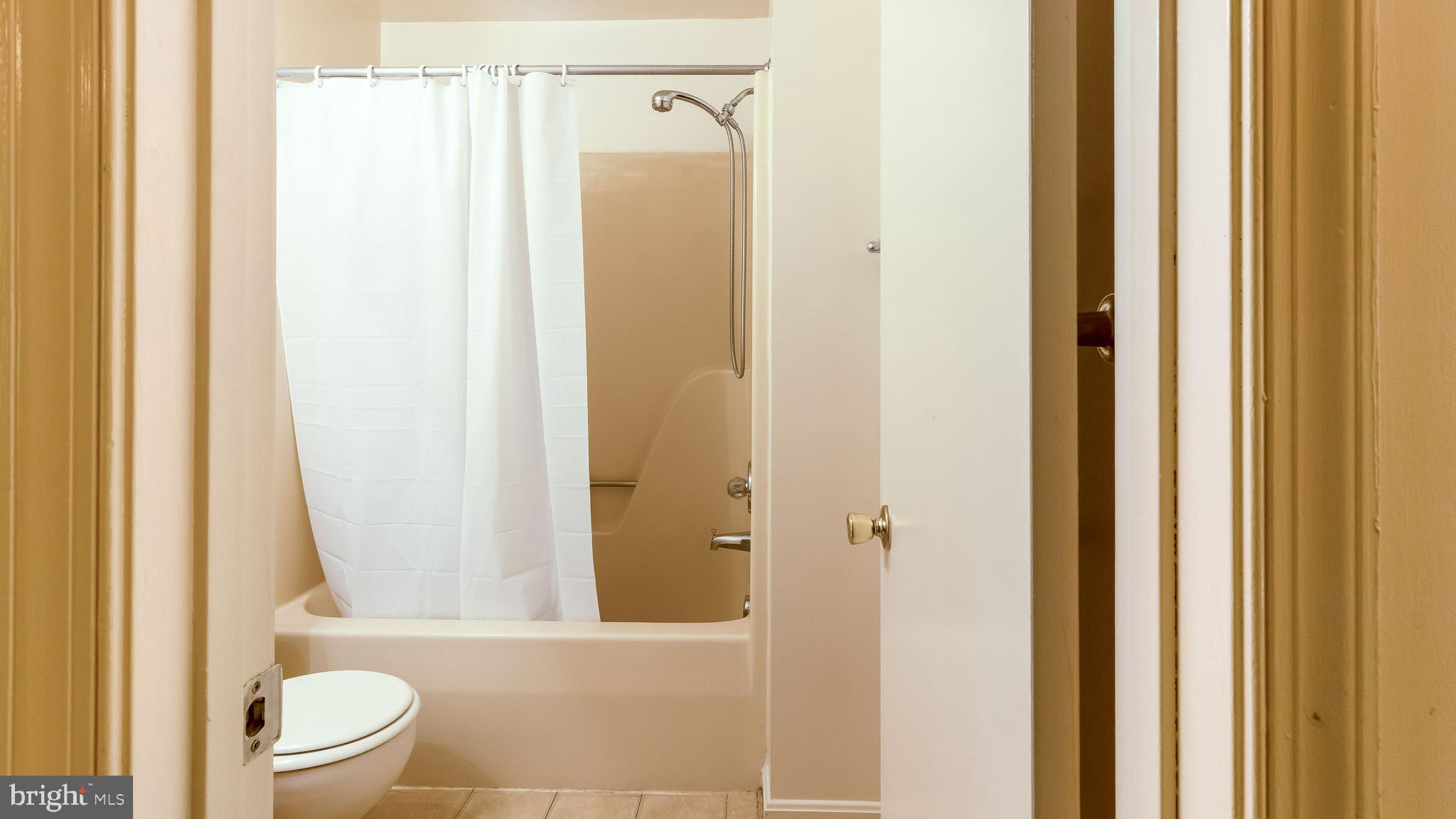 COLLEGE PARK - Residential Lease