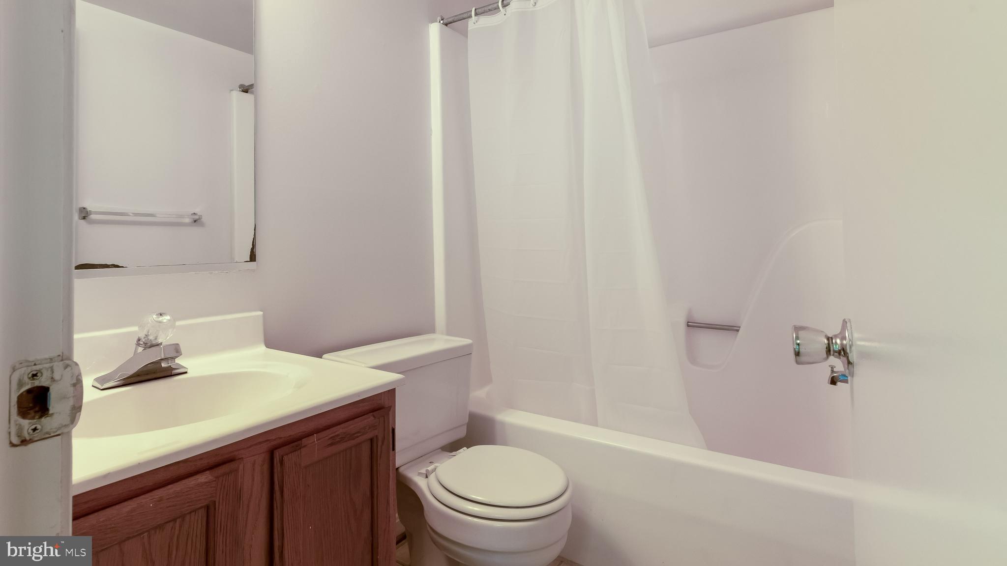 COLLEGE PARK - Residential Lease