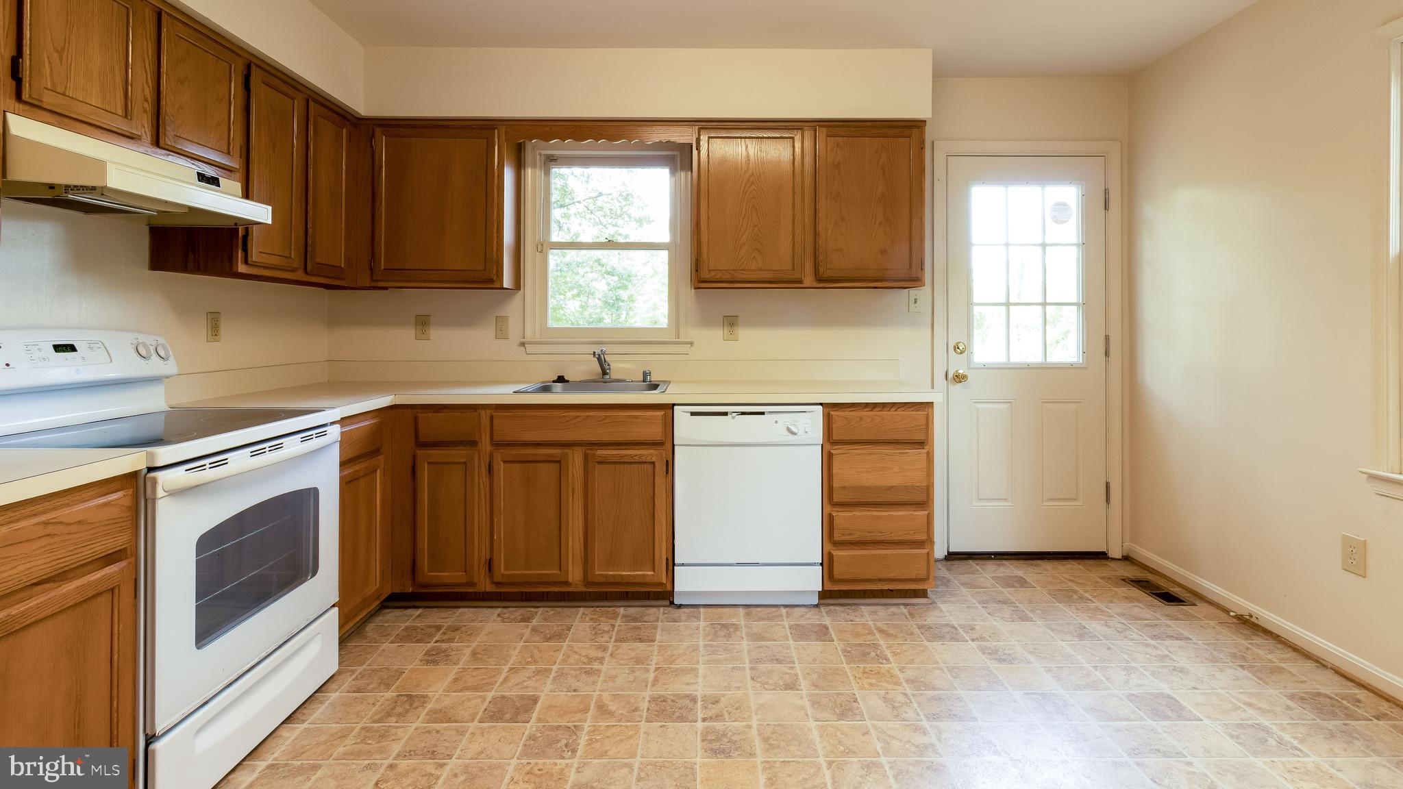 COLLEGE PARK - Residential Lease