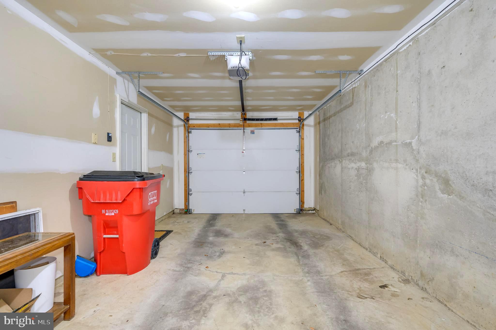 LOCUST HILL - Residential