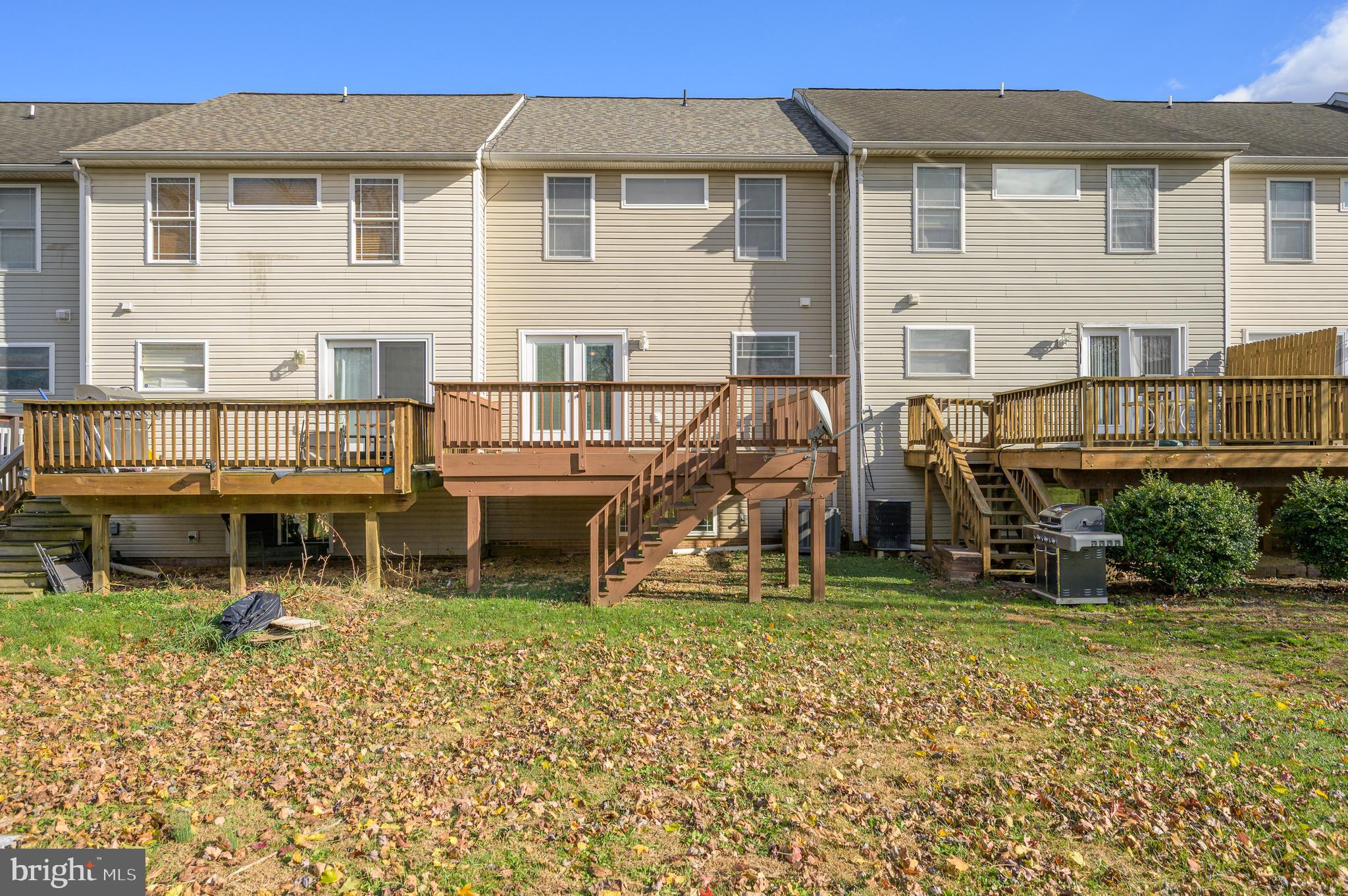 LOCUST HILL - Residential