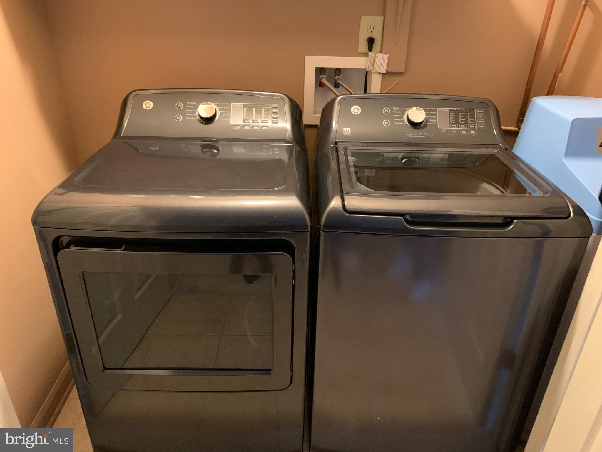 LOCUST HILL - Residential