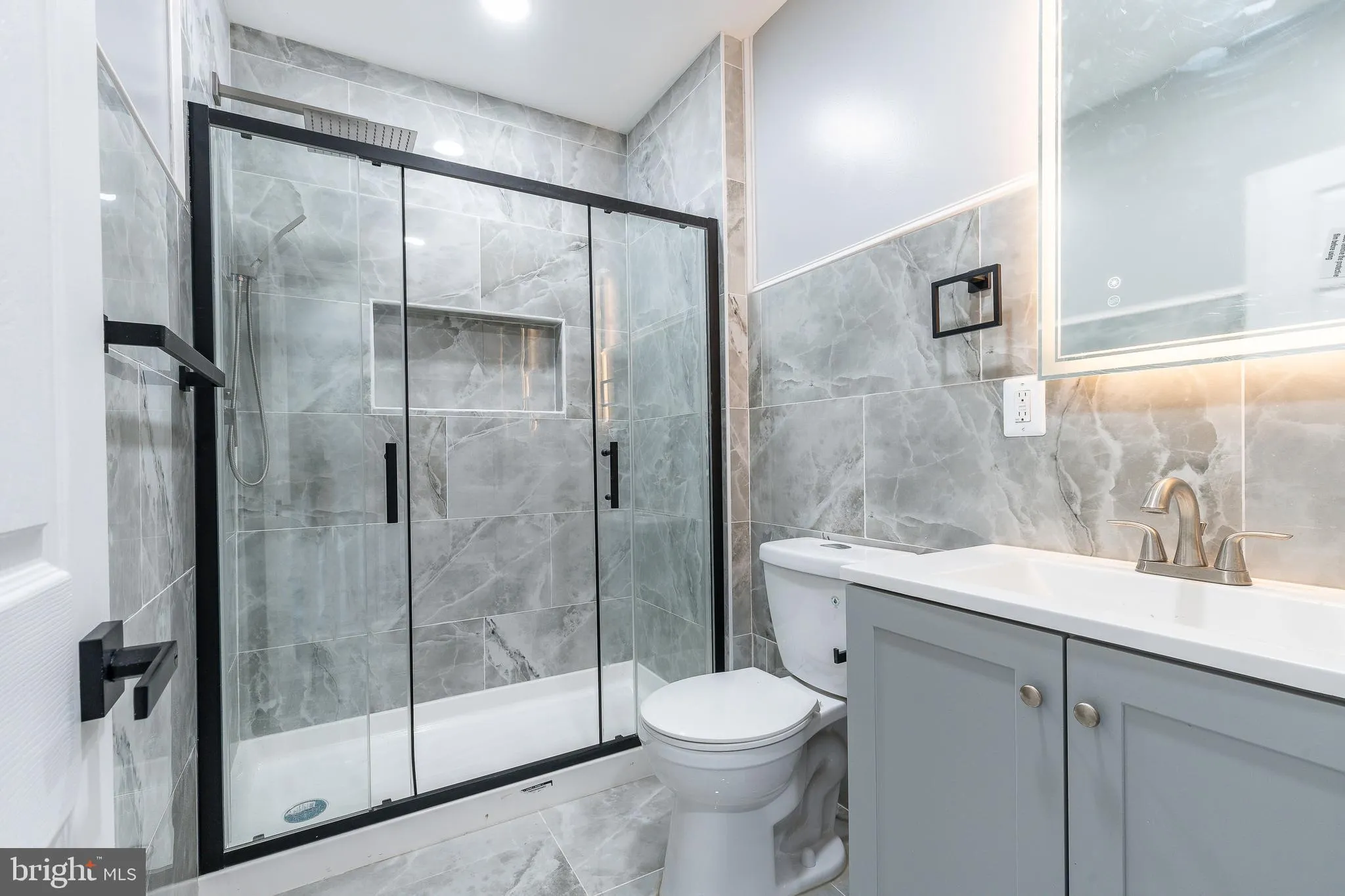 Philadelphia, Pennsylvania 19143, United States, 3 Bedrooms Bedrooms, ,3 BathroomsBathrooms,Residential,Active,139205