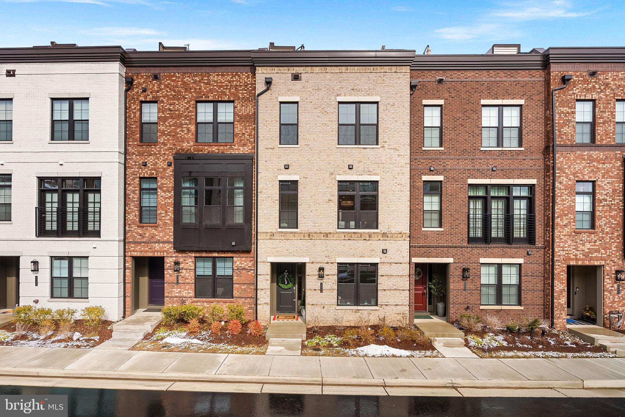 METRO WALK AT MOOREFIELD STATION - Residential