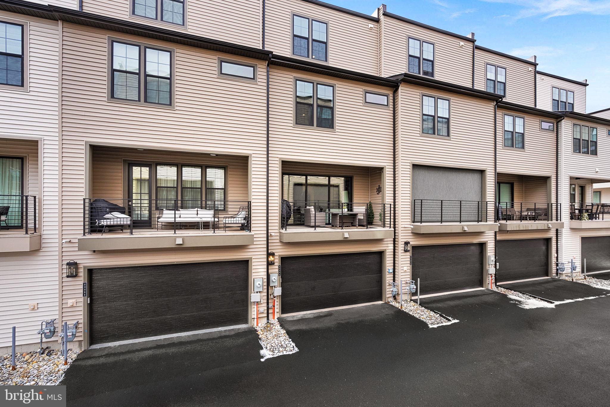 METRO WALK AT MOOREFIELD STATION - Residential