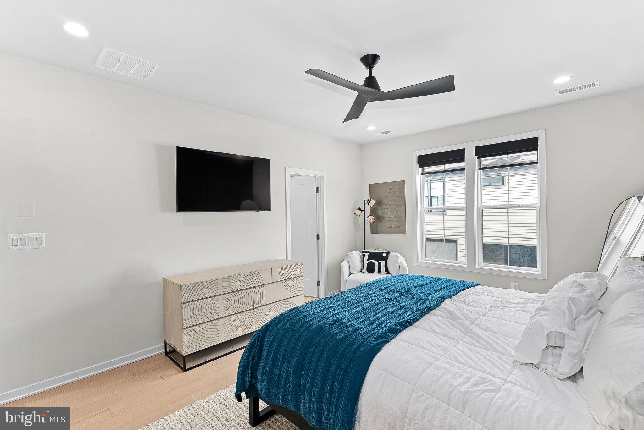 METRO WALK AT MOOREFIELD STATION - Residential