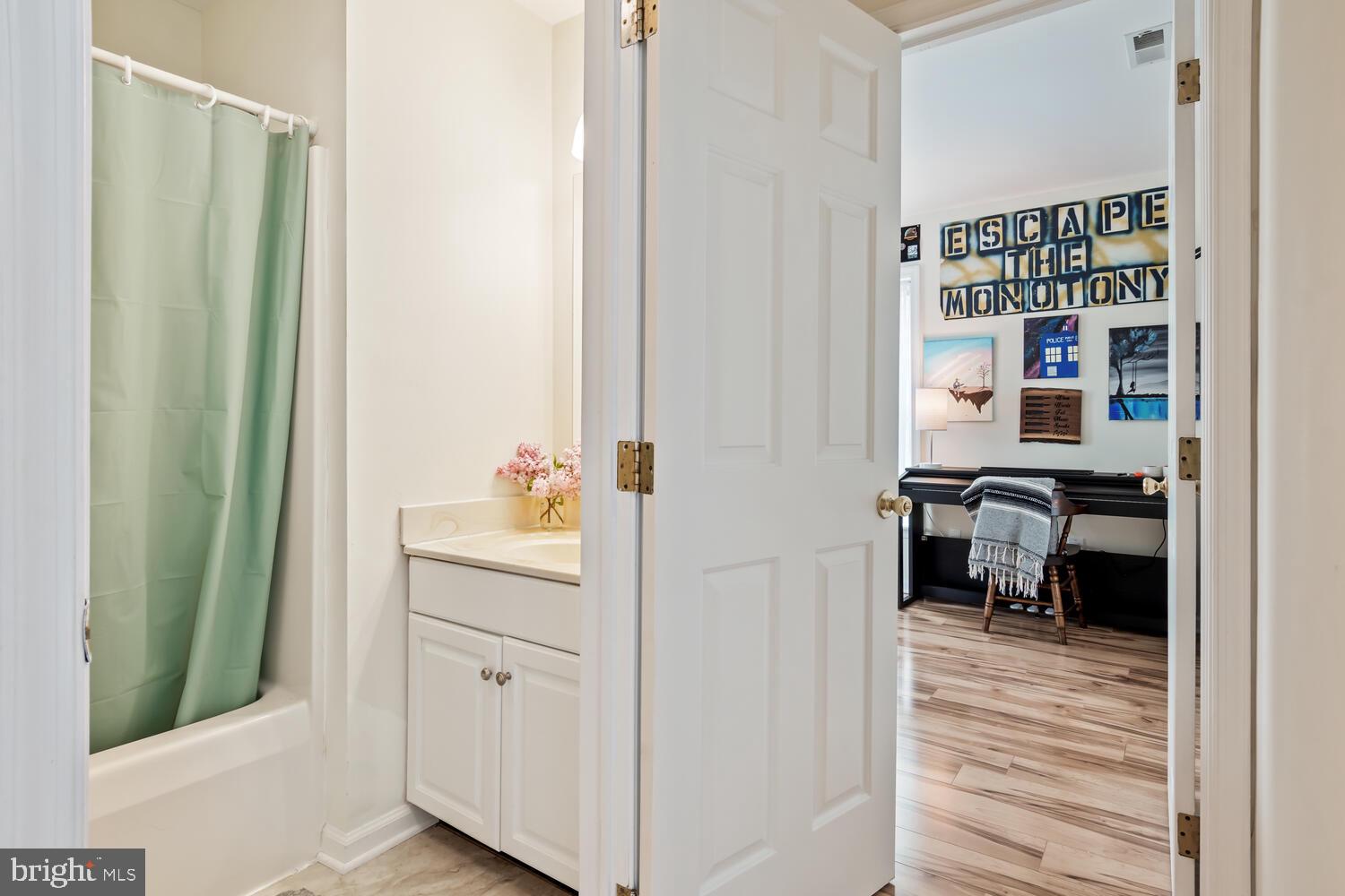 ROYAL OAK - Residential