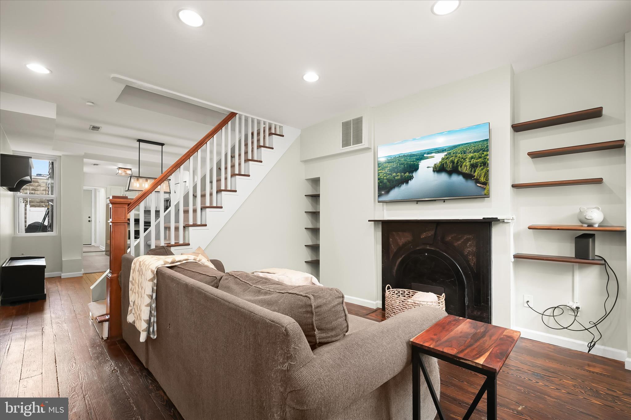 RIVERSIDE - Residential