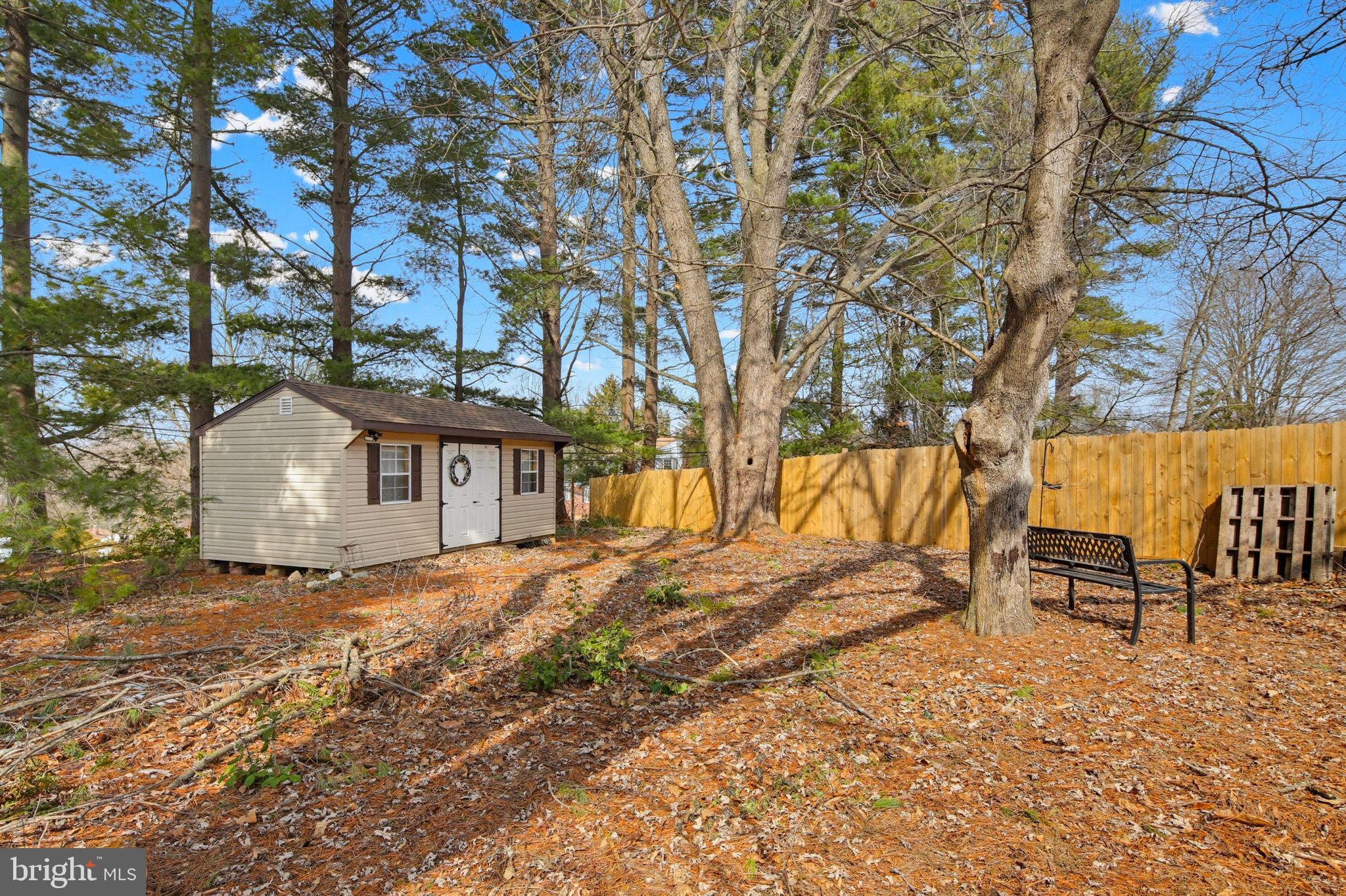 LAUREL BROOK - Residential