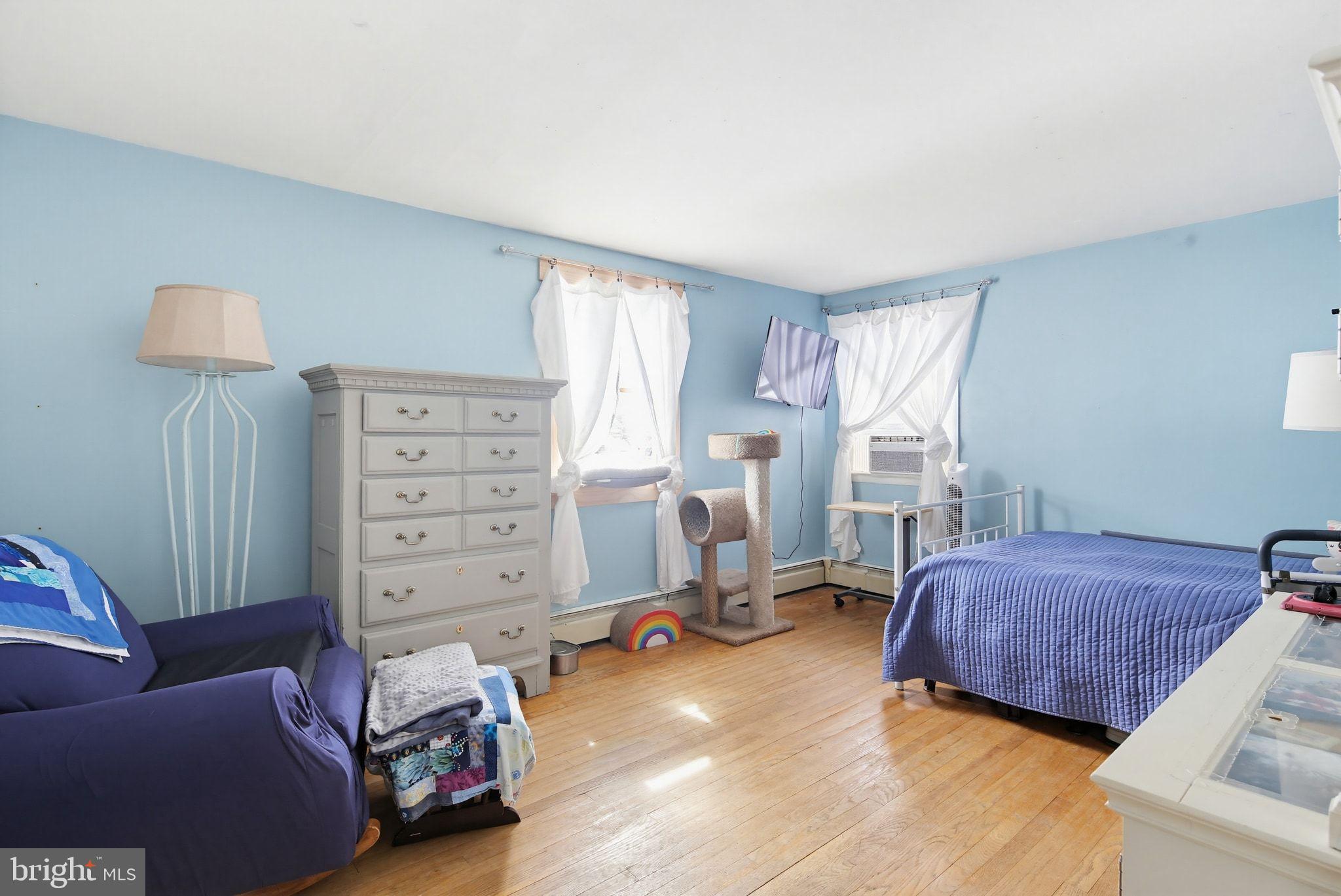 LAUREL BROOK - Residential