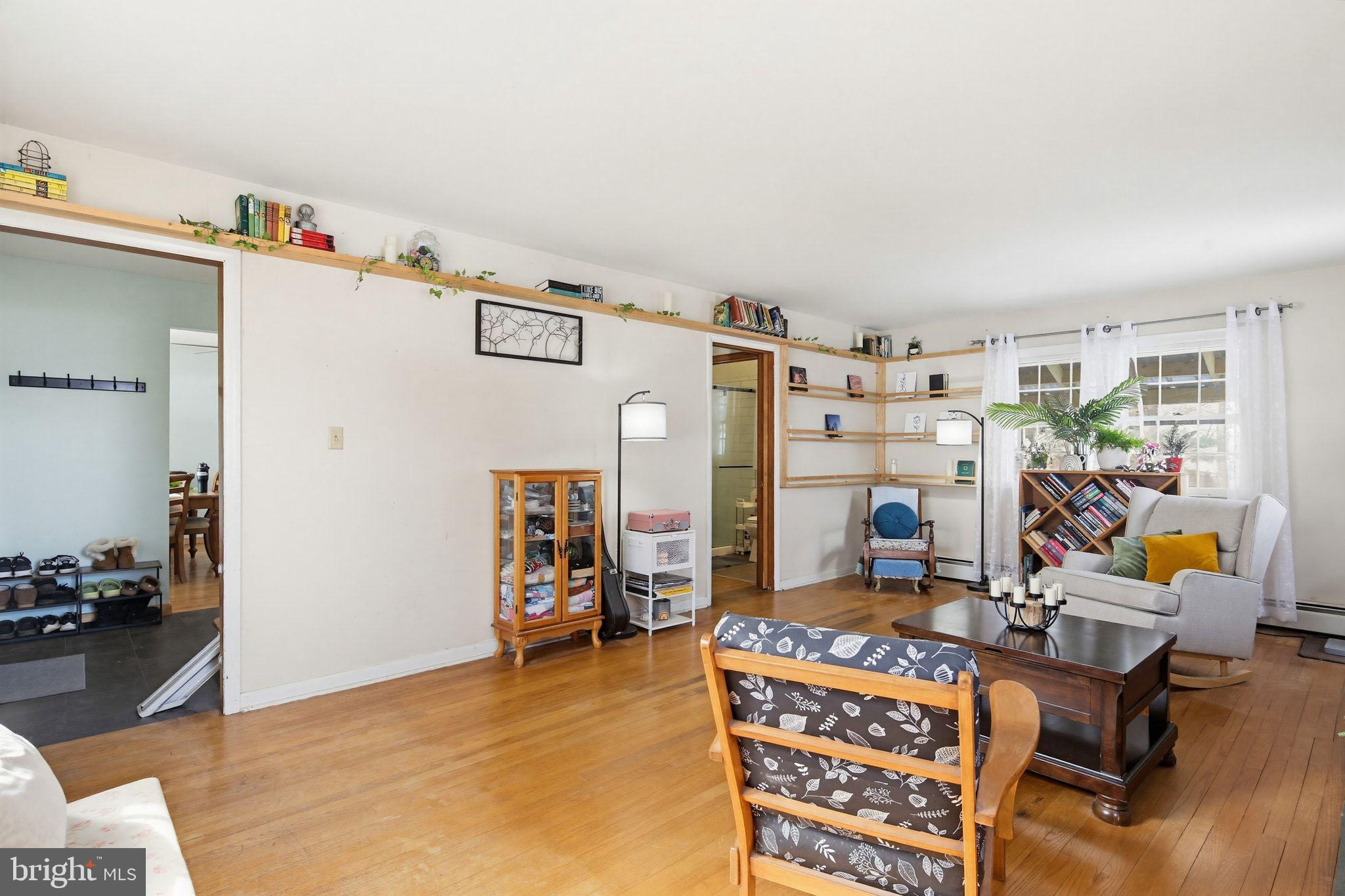 LAUREL BROOK - Residential