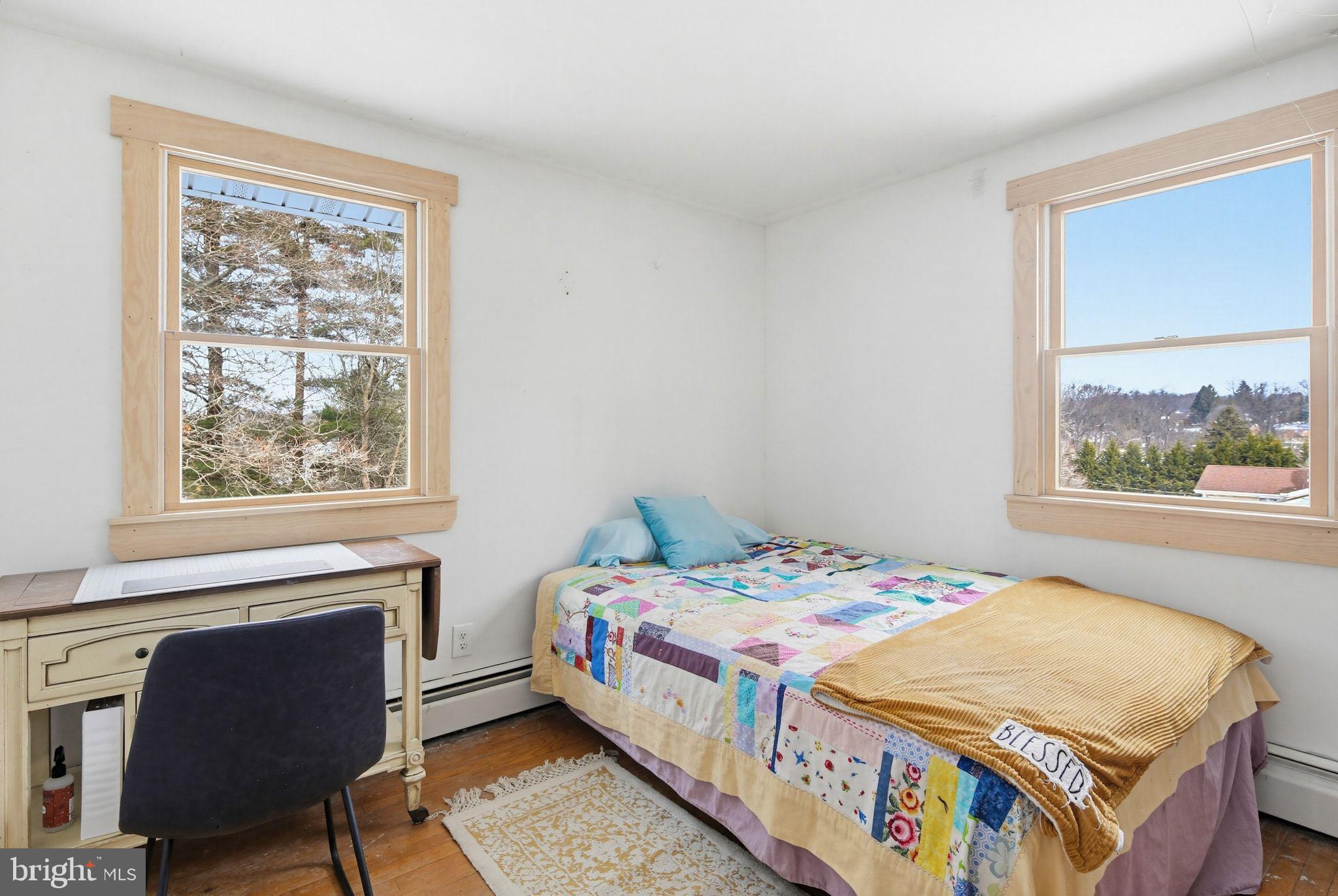 LAUREL BROOK - Residential