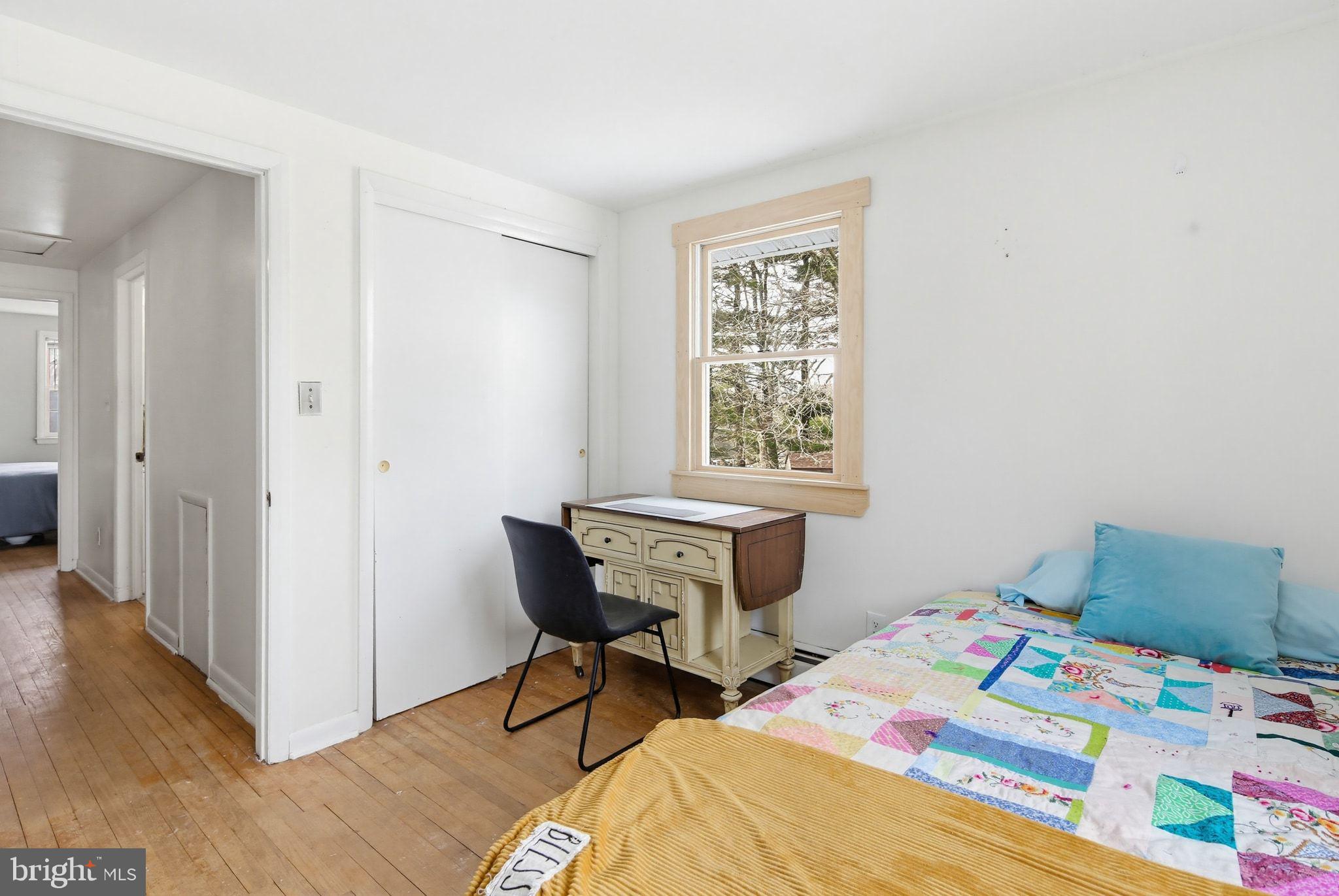 LAUREL BROOK - Residential