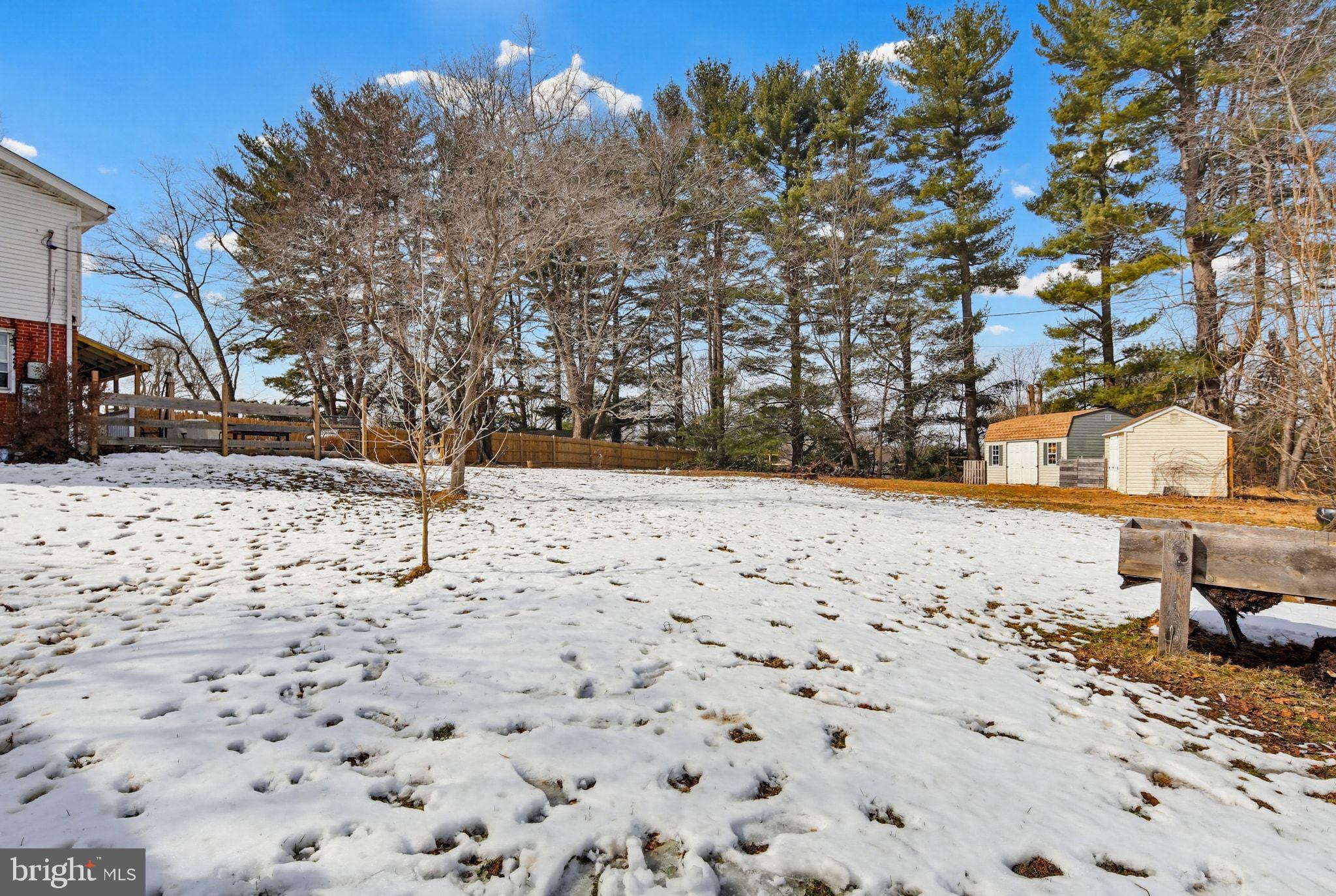 LAUREL BROOK - Residential