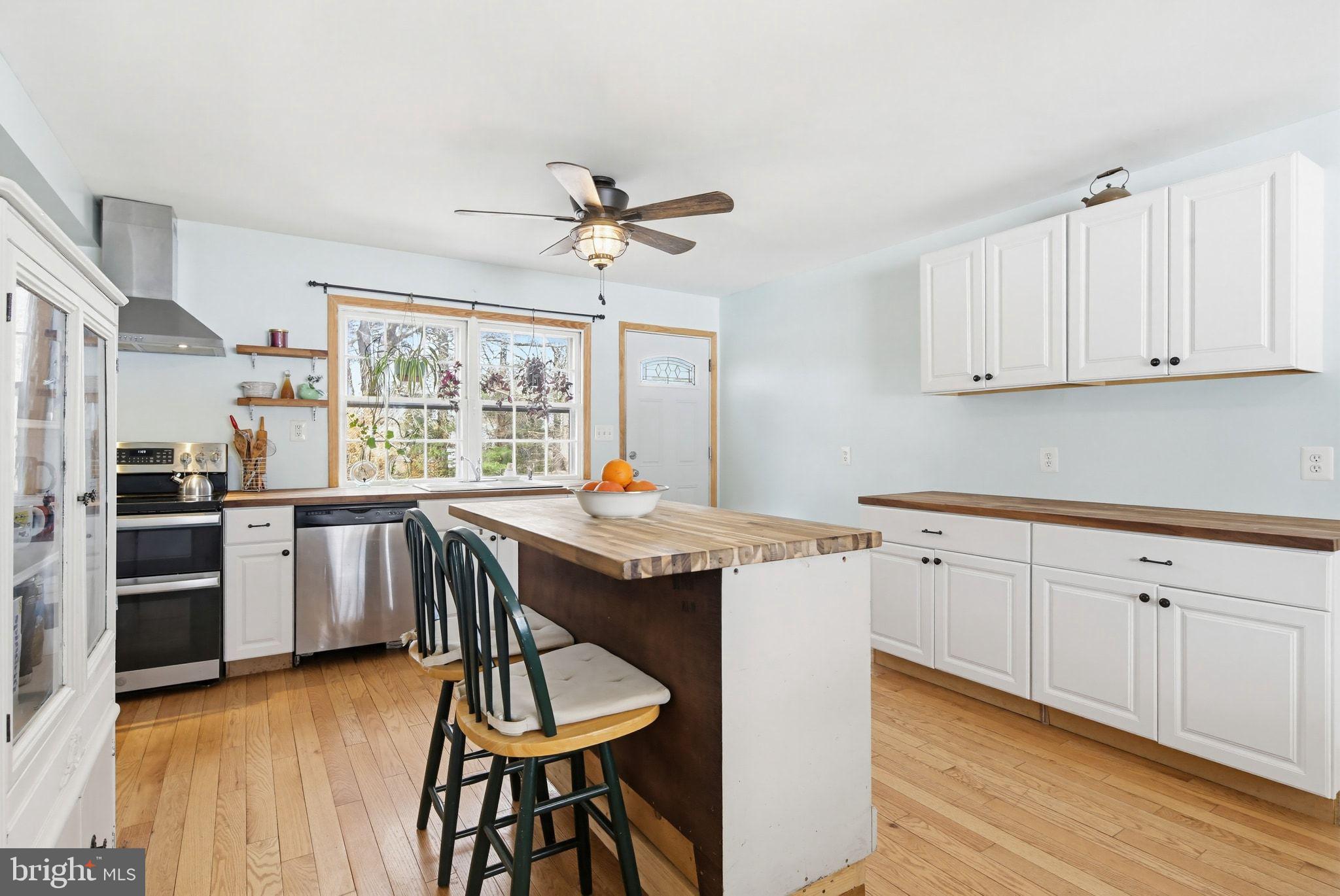 LAUREL BROOK - Residential